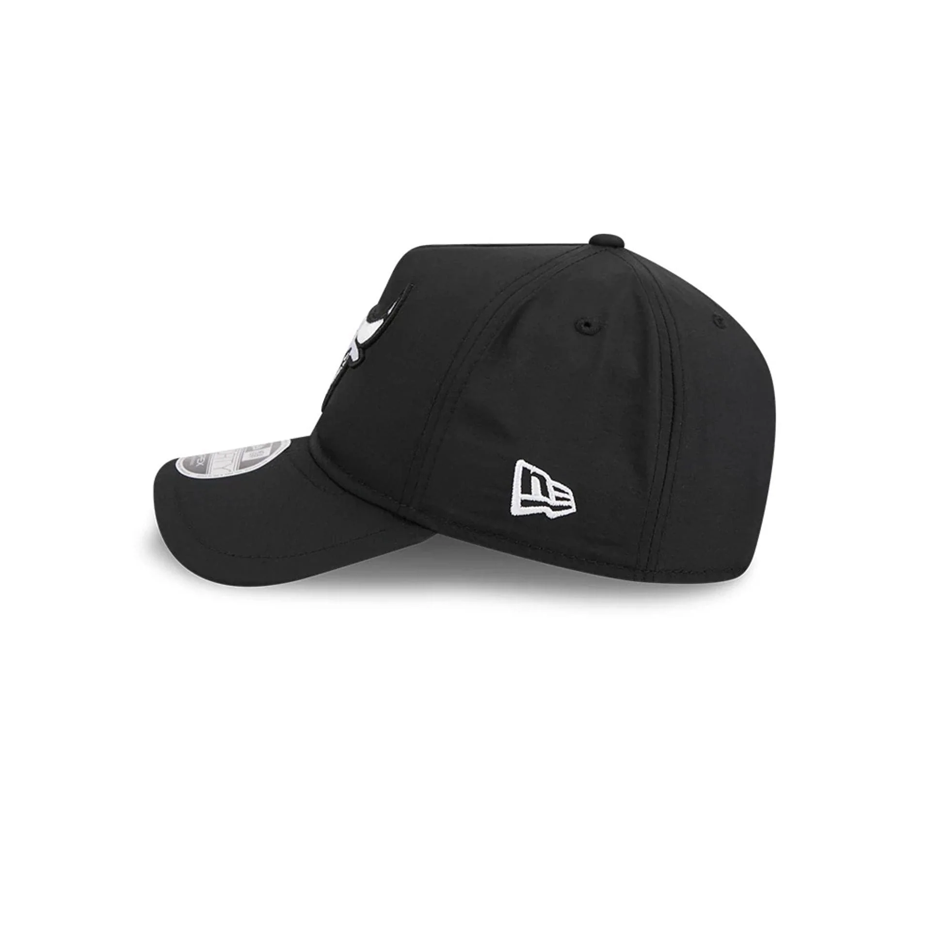 Bulls NBA Quickstrike Black 9FORTY Apex Adjustable Cap - Image 5