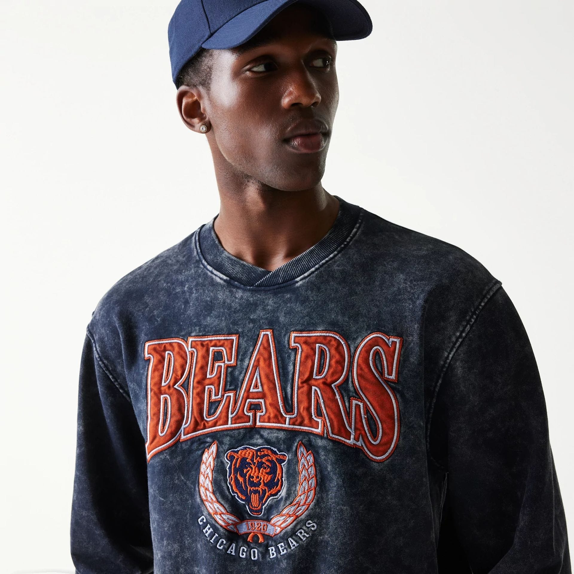 Chicago Bears NFL Navy Crew Neck Sweater - Image 4