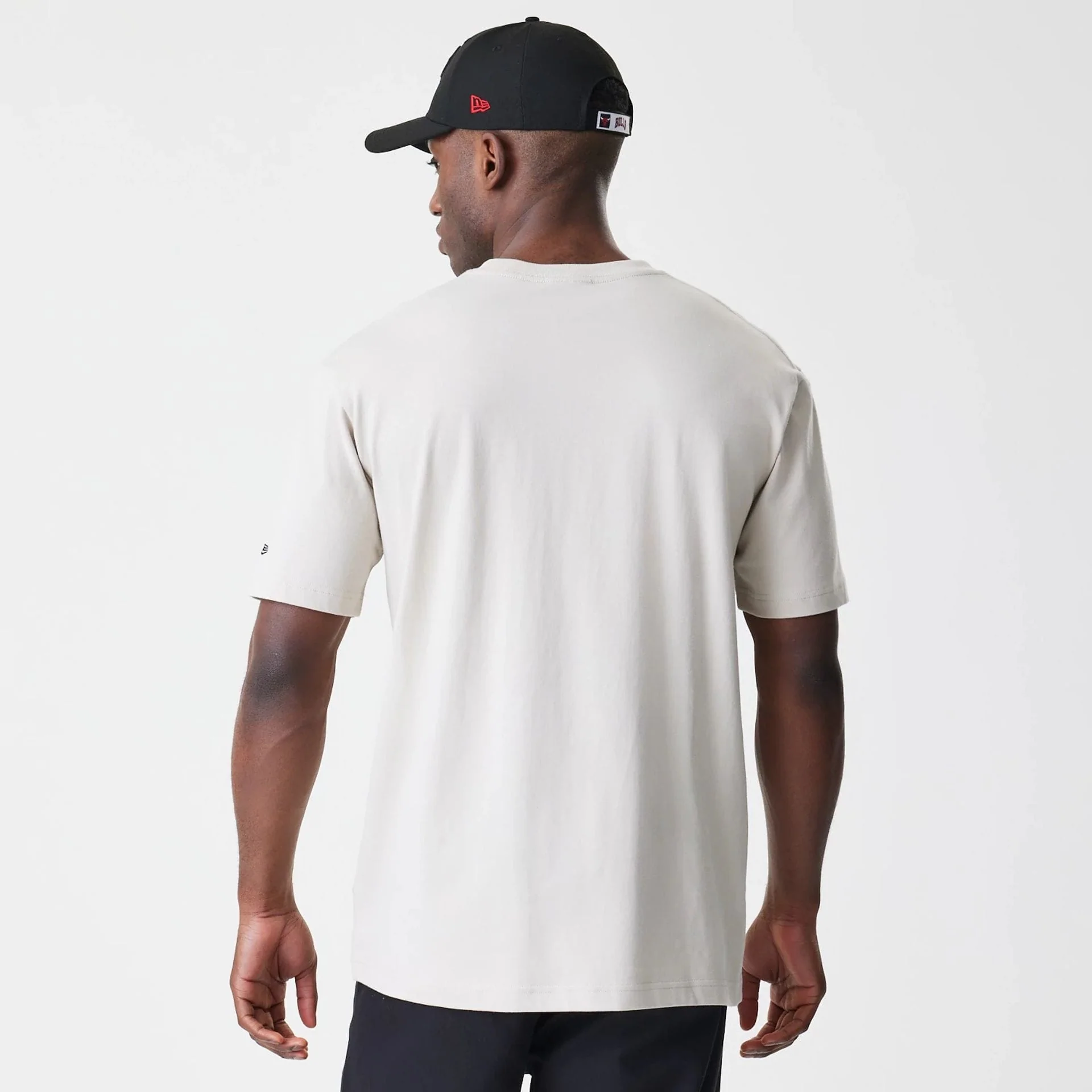 Chicago Bulls Modern Driver Light Beige T-Shirt - Image 2