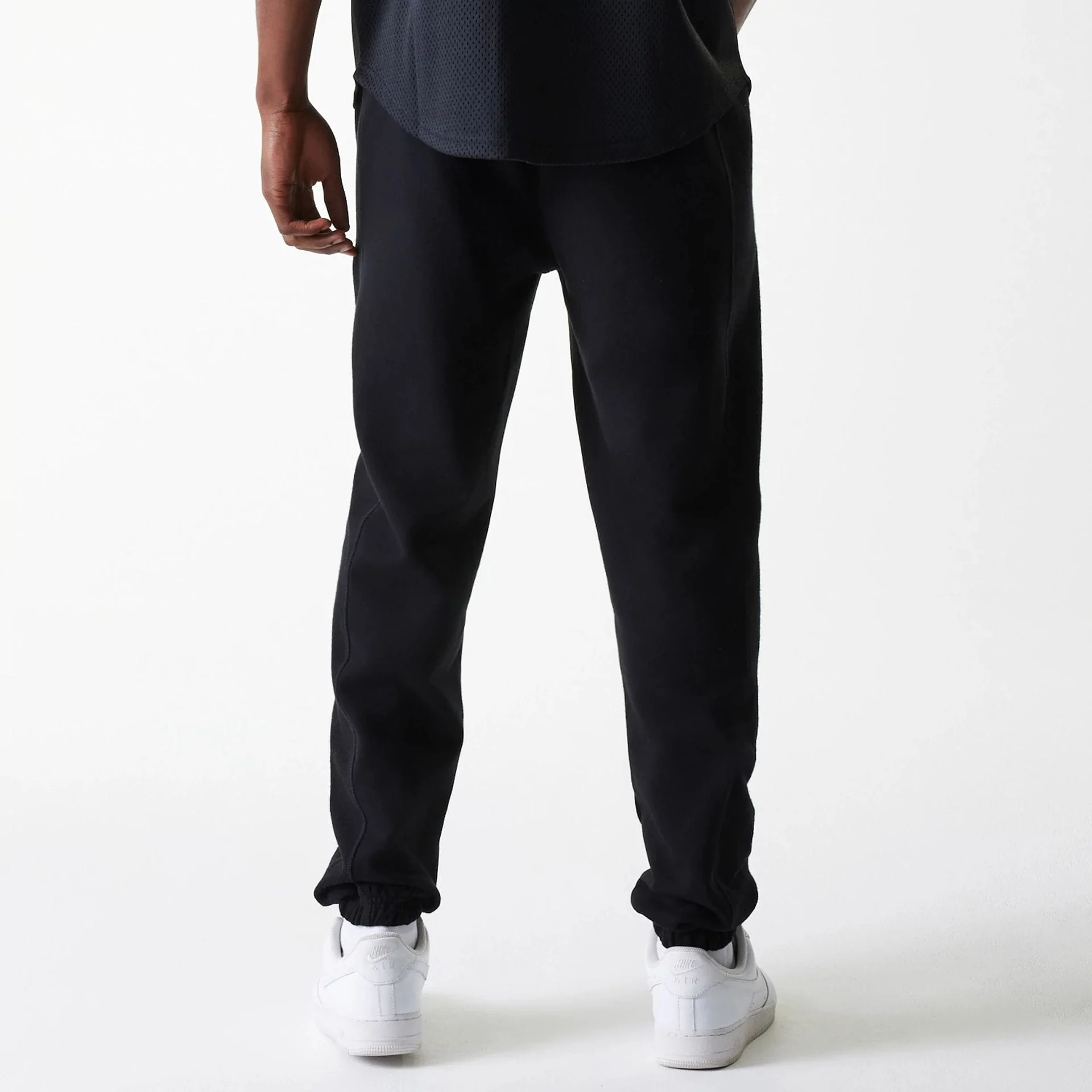 Chicago Bulls NBA Arch Graphic Black Joggers - Image 2