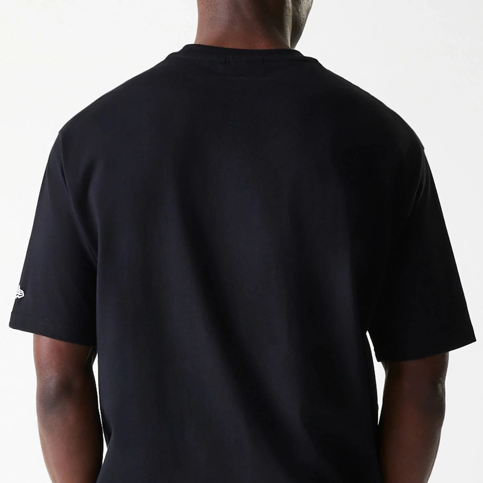Chicago Bulls NBA Arch Graphic Black Oversized T-Shirt - Image 7