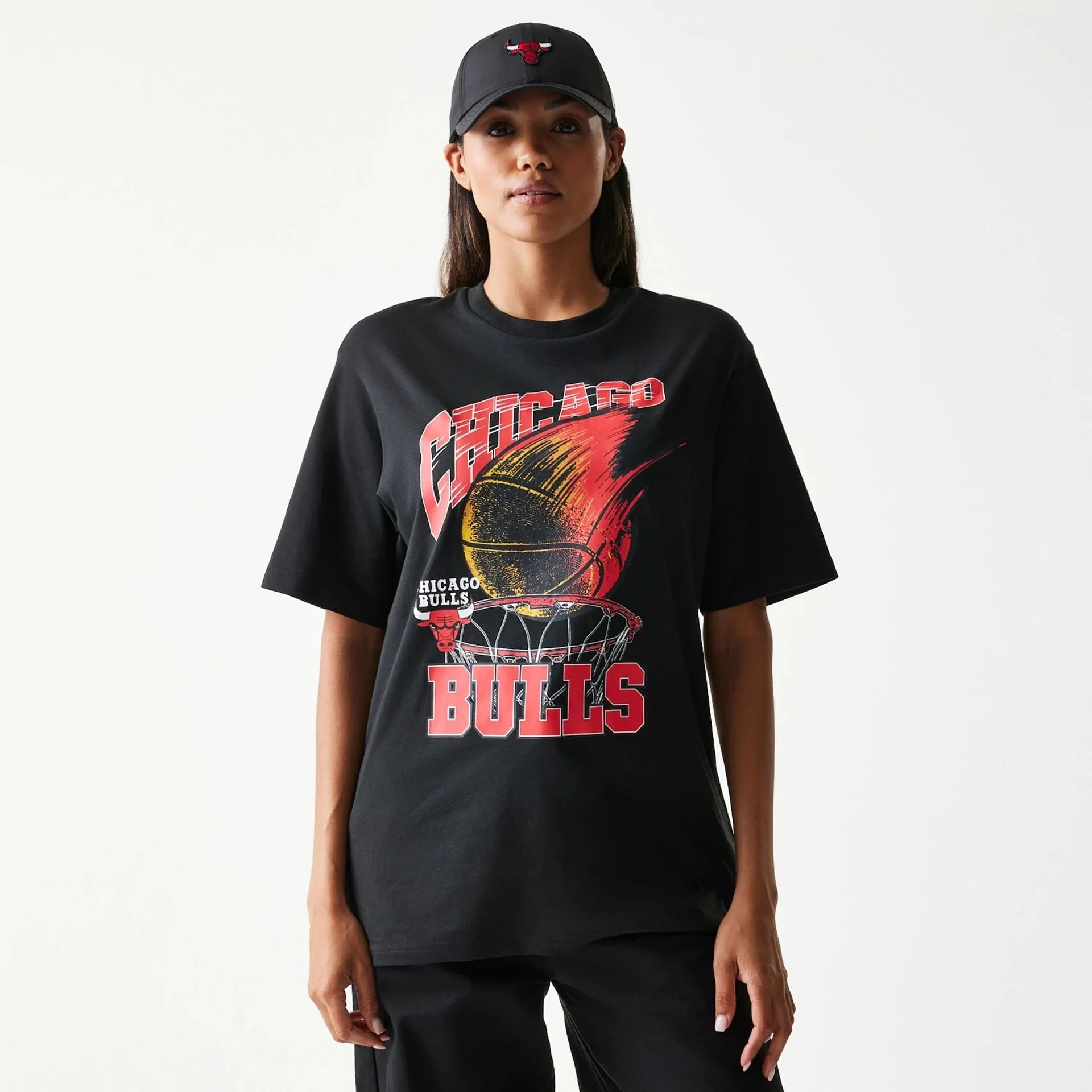 Chicago Bulls NBA Ball Graphic Black T-Shirt - Image 4