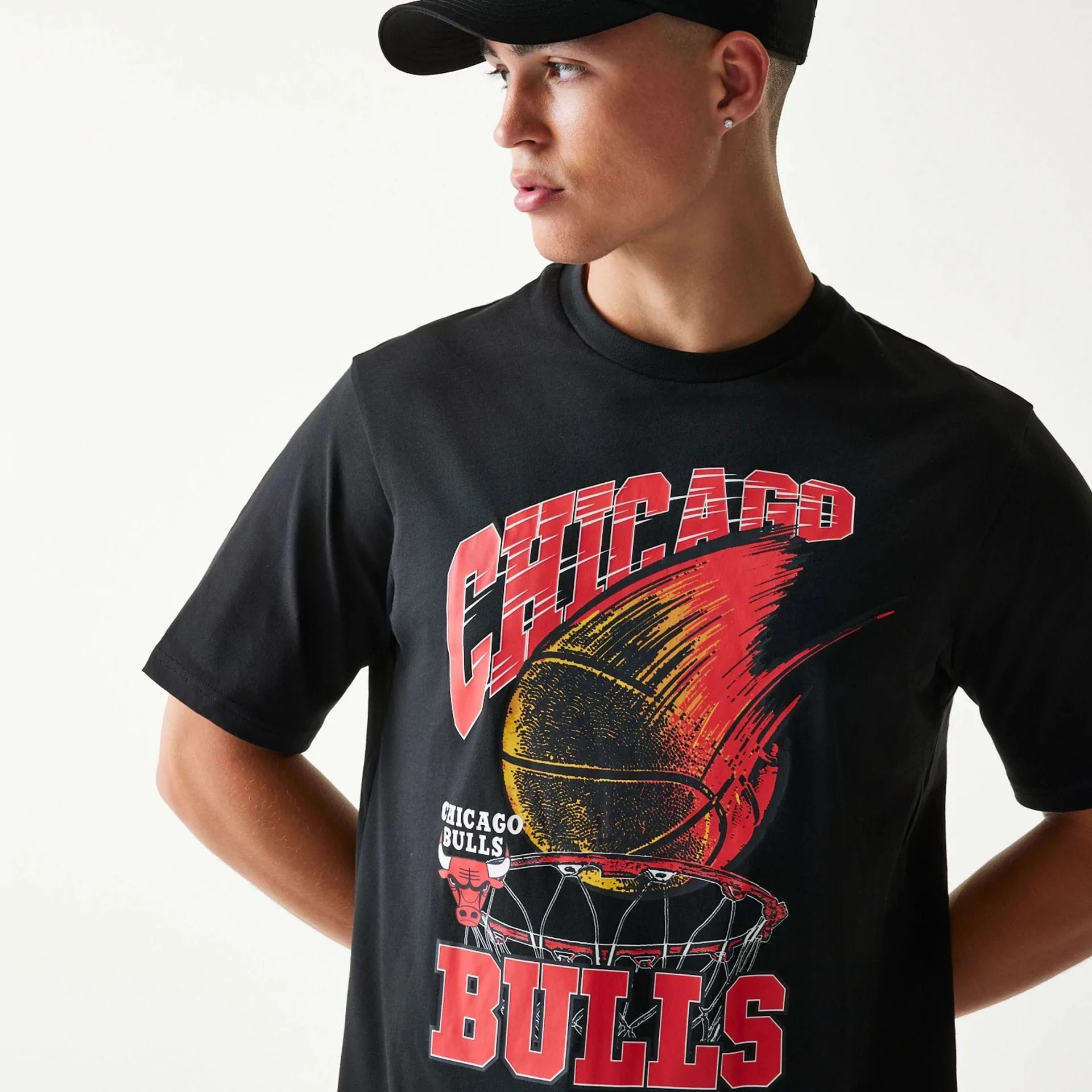 Chicago Bulls NBA Ball Graphic Black T-Shirt - Image 5
