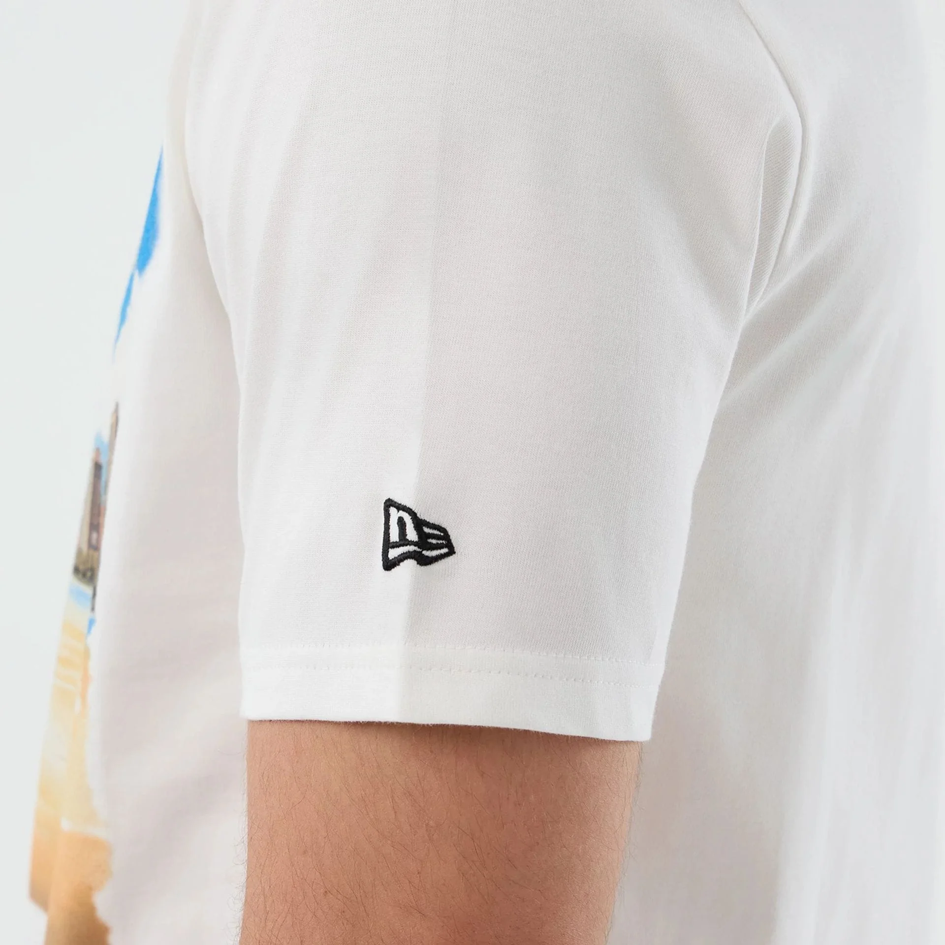 Chicago Bulls NBA Beach Graphic White T-Shirt - Image 7