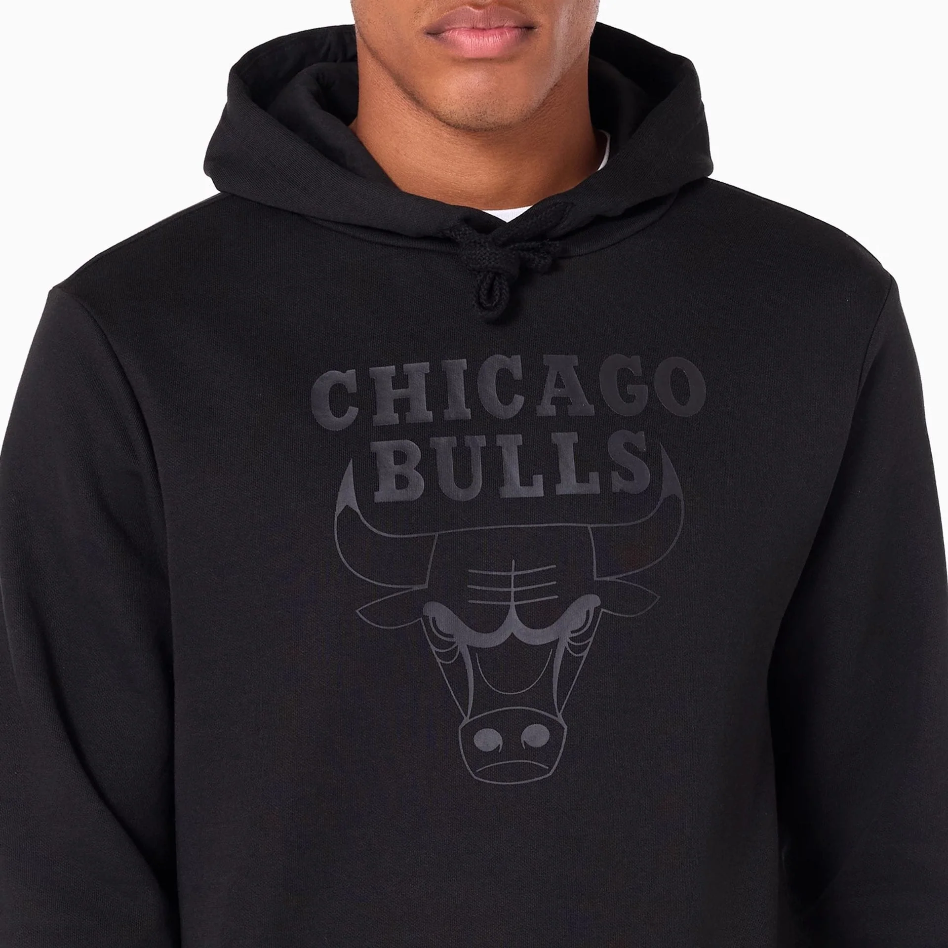 Chicago Bulls NBA Black Pullover Hoodie - Image 2