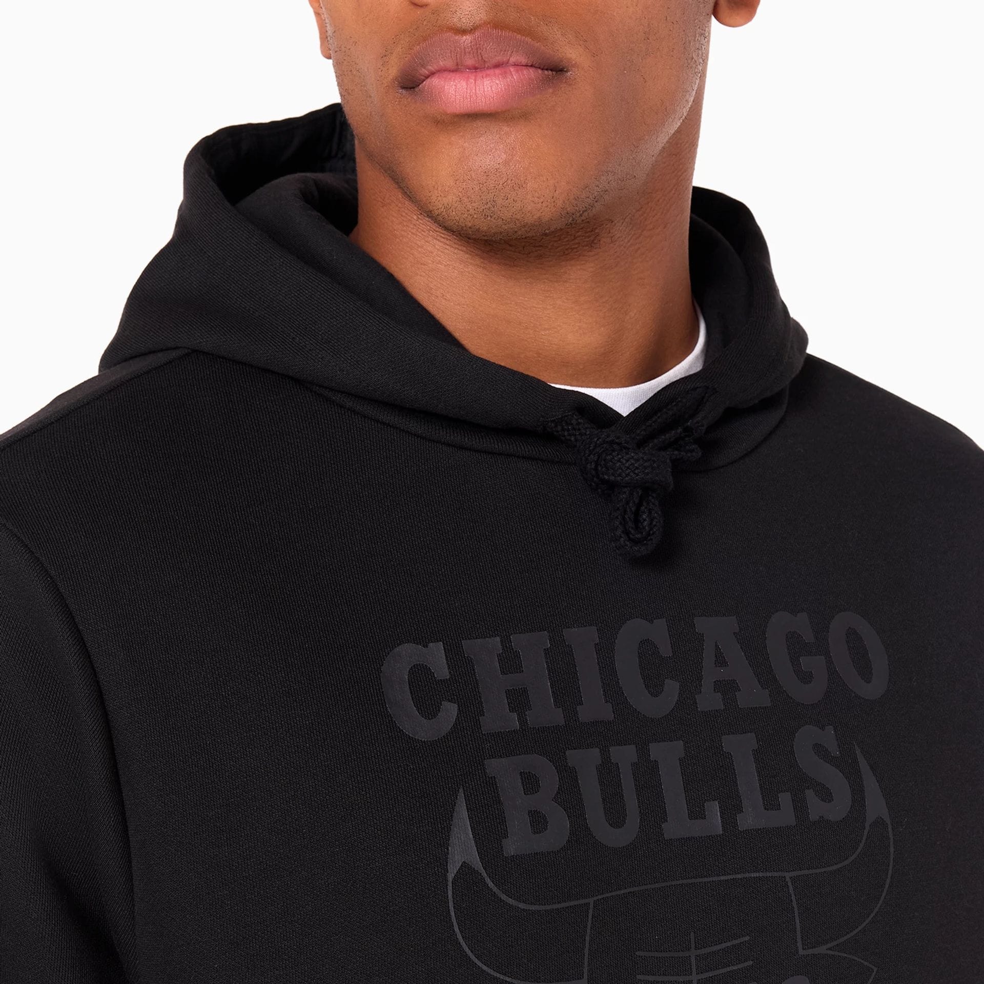 Chicago Bulls NBA Black Pullover Hoodie - Image 3