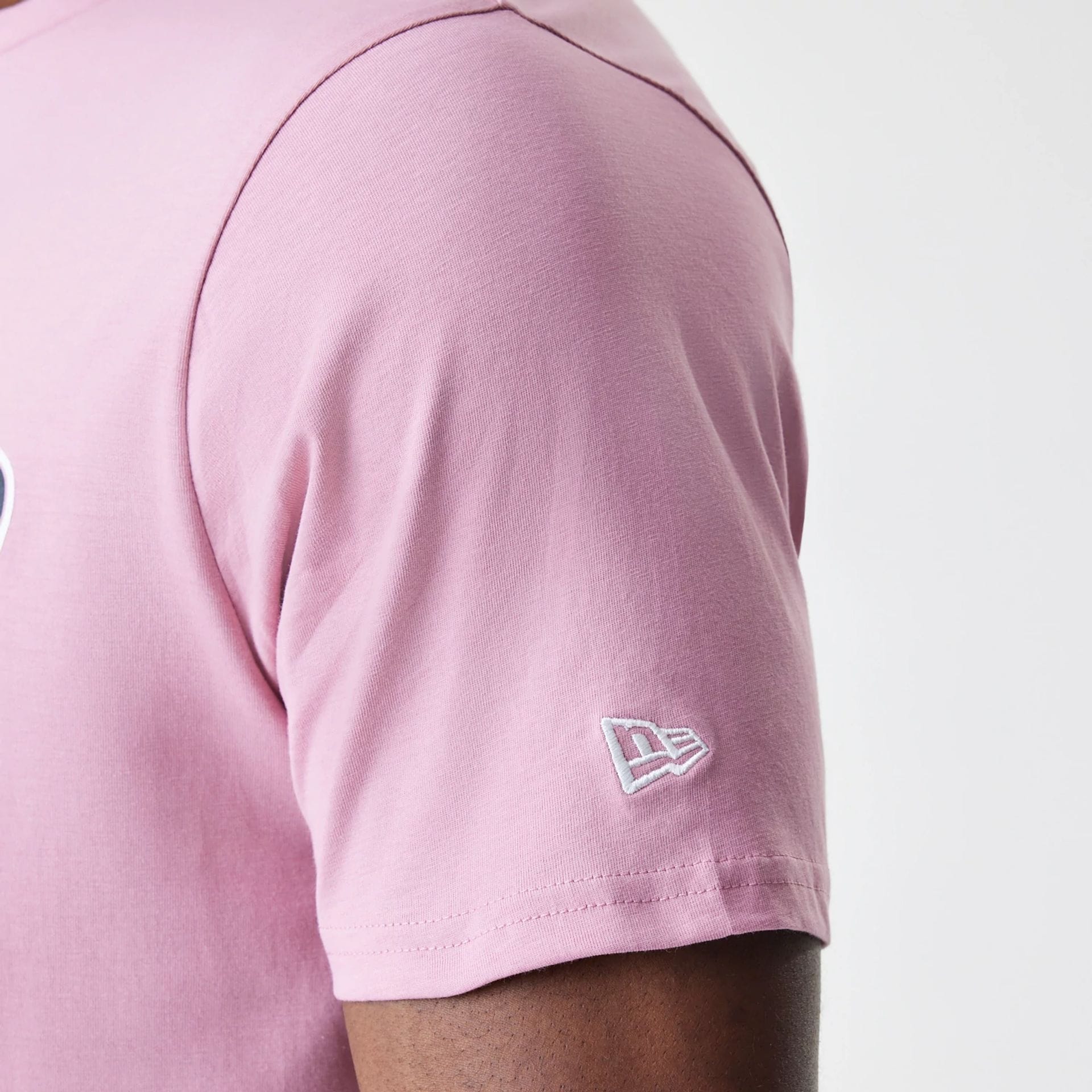 Chicago Bulls NBA Bubble Wordmark Pink T-Shirt - Image 5