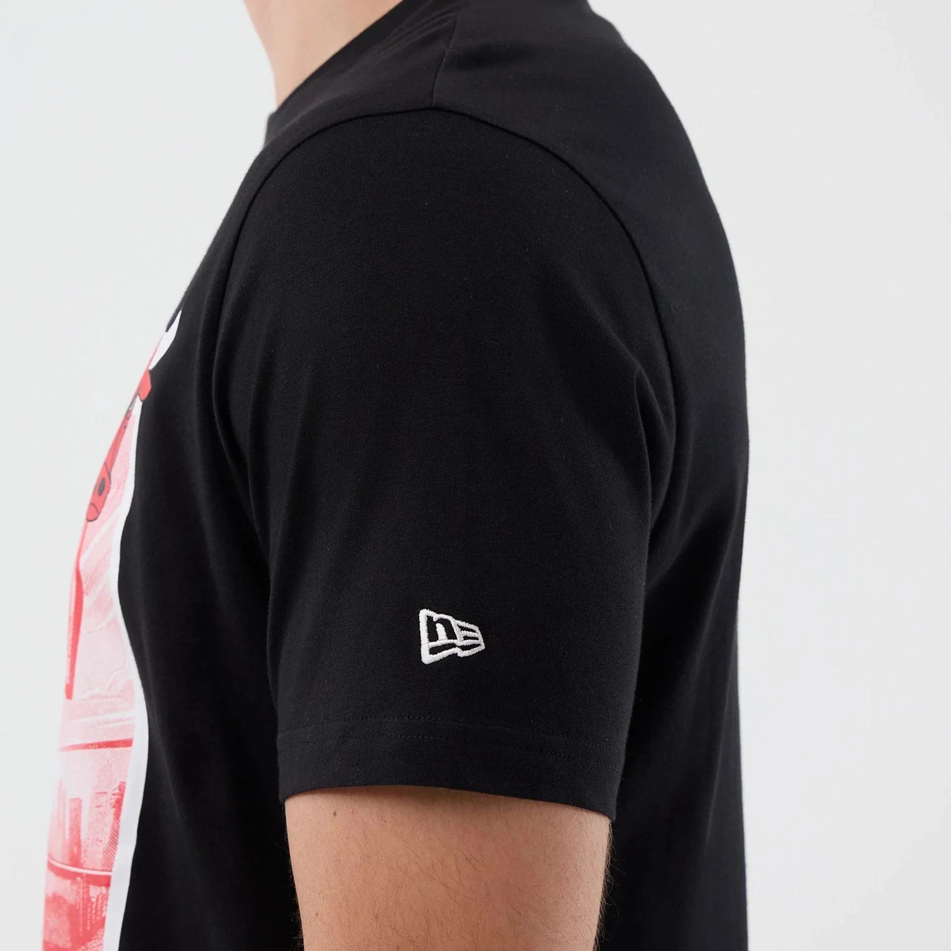 Chicago Bulls NBA Graphic Black T-Shirt - Image 7