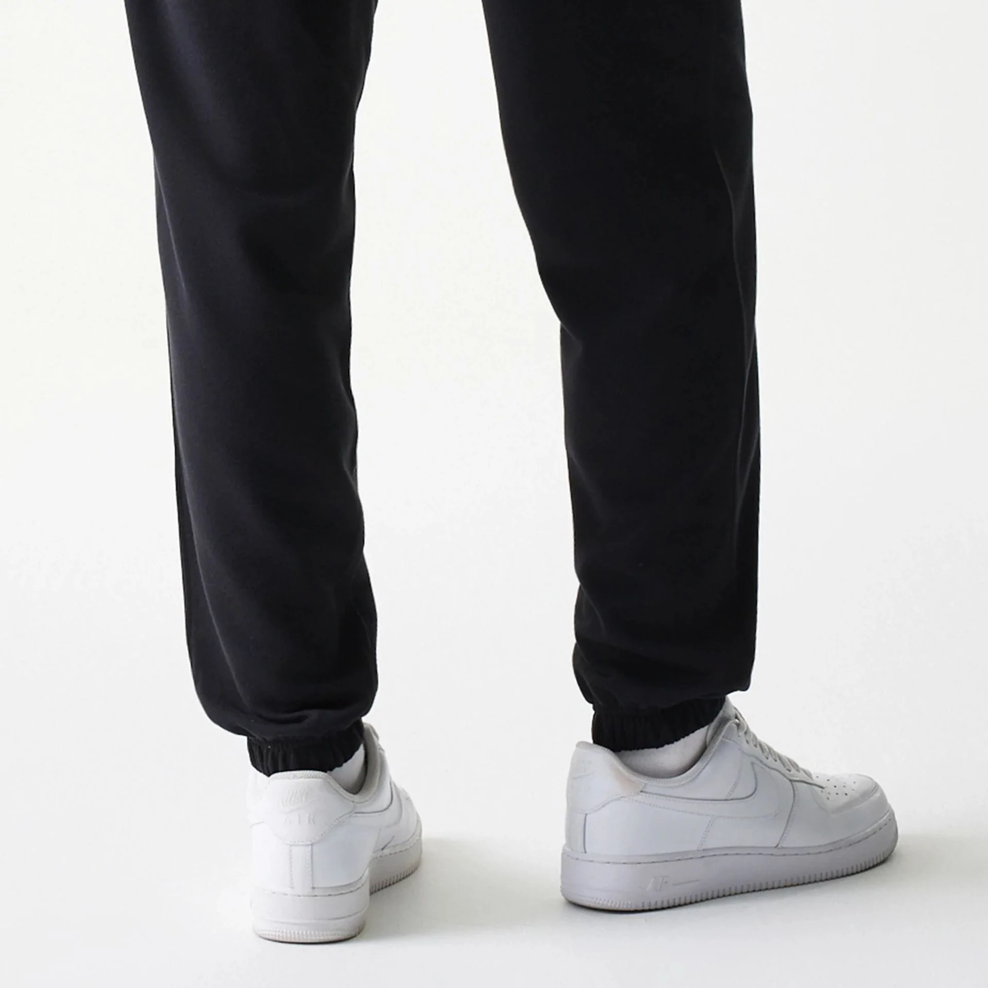 Chicago Bulls NBA League Essential Black Joggers - Image 7