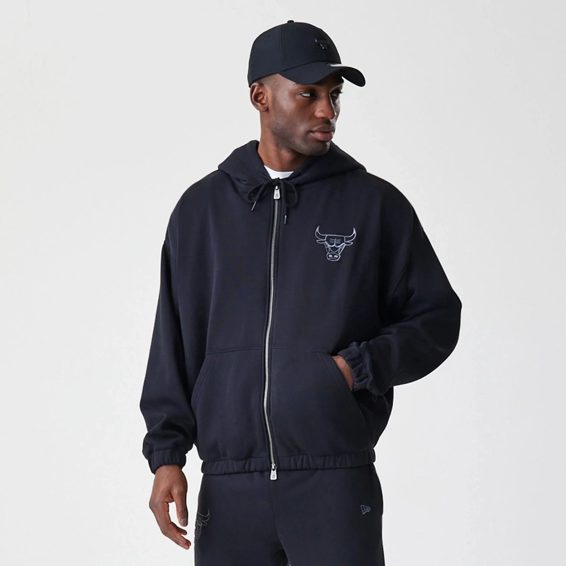 Chicago Bulls NBA Linear Black Oversized Full Zip Hoodie - Image 3