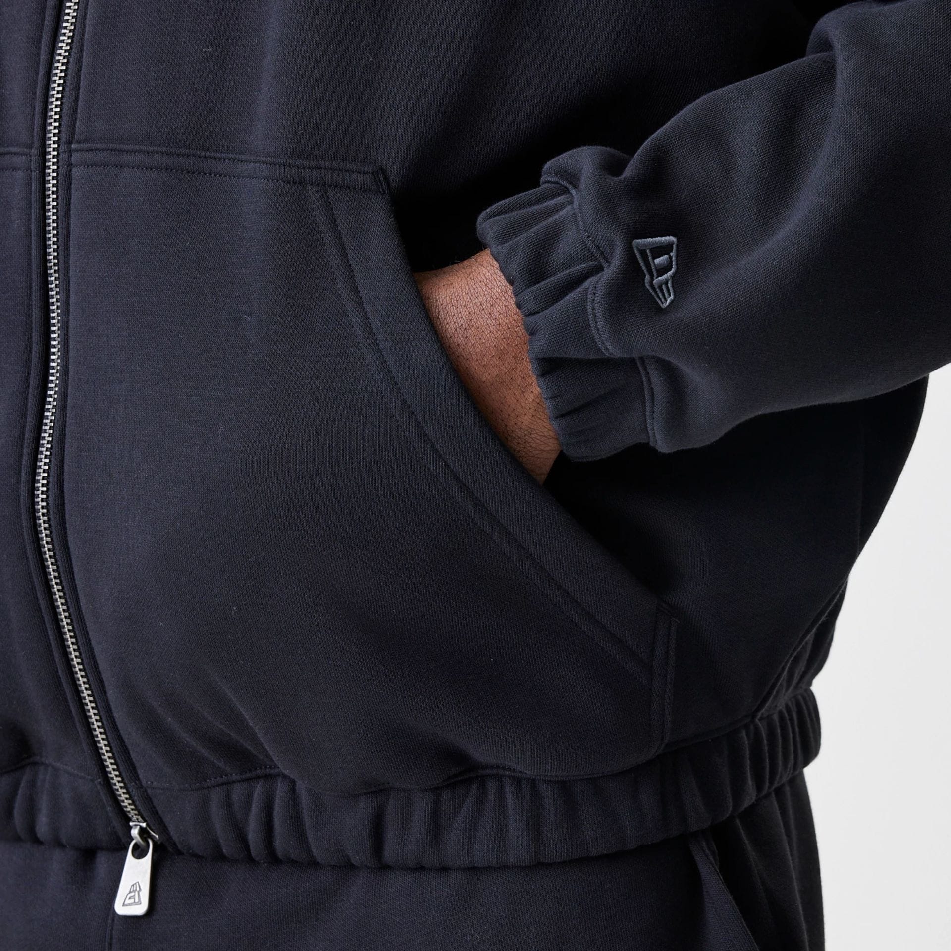 Chicago Bulls NBA Linear Black Oversized Full Zip Hoodie - Image 5