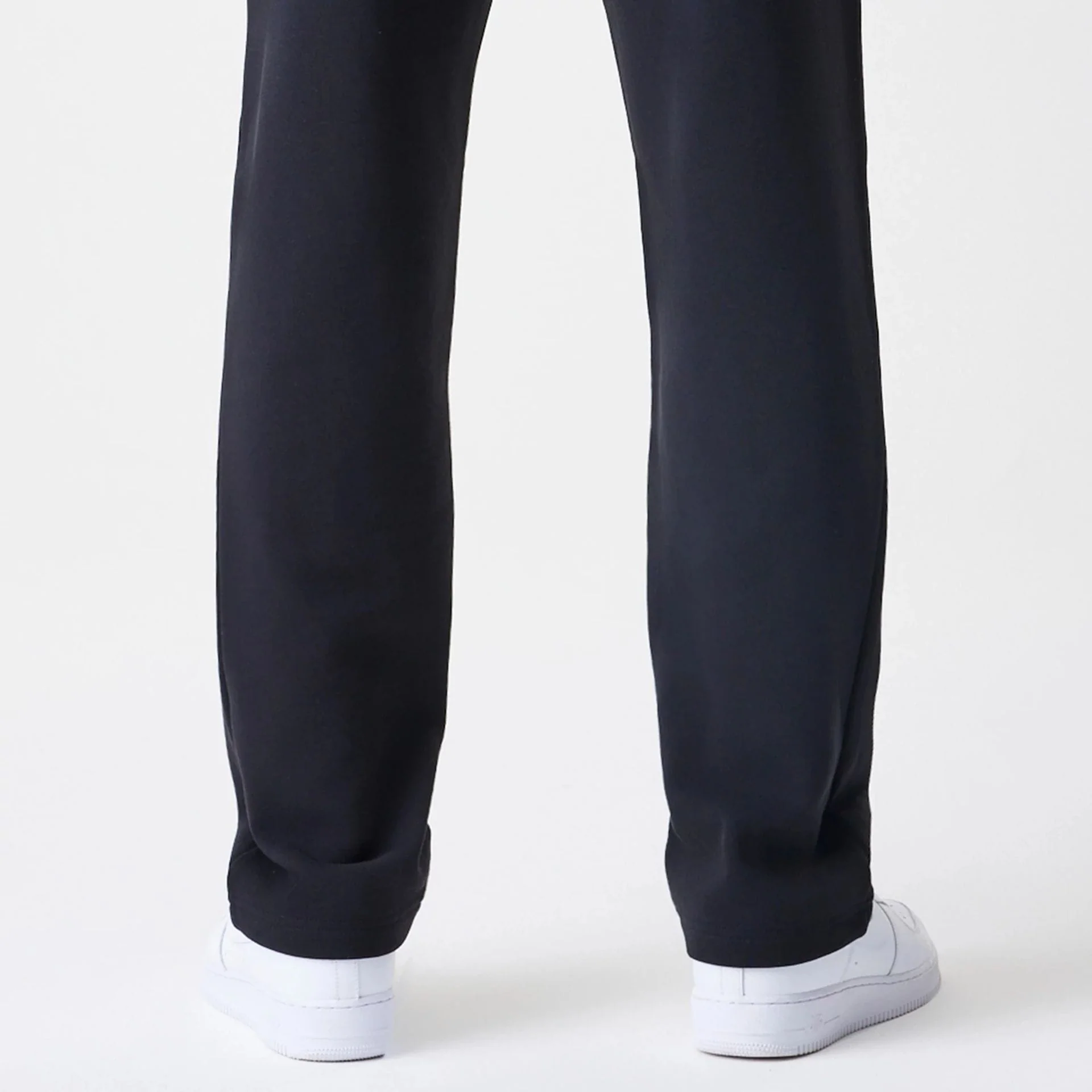 Chicago Bulls NBA Linear Black Straight Leg Joggers - Image 7