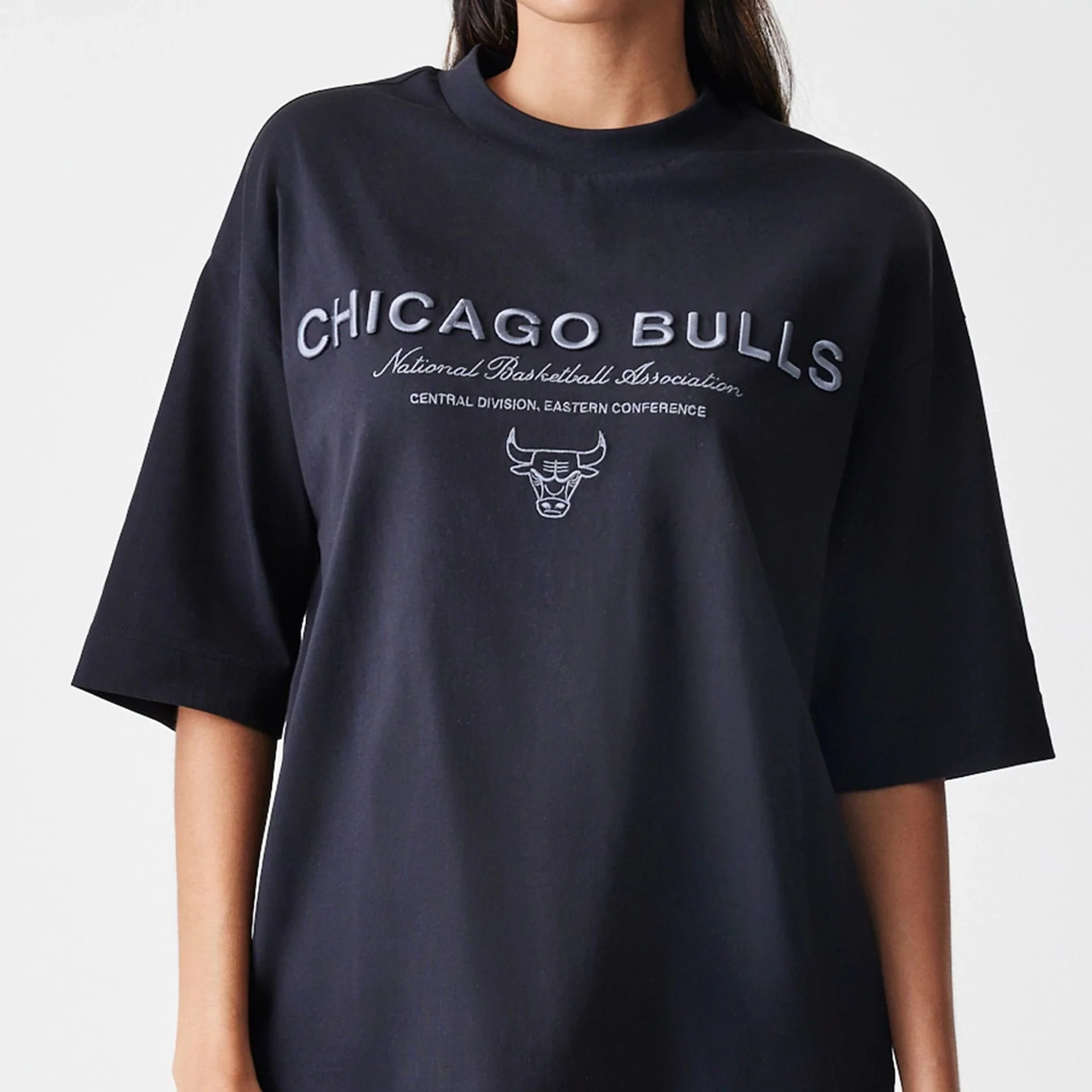 Chicago Bulls NBA Linear Black T-Shirt - Image 6