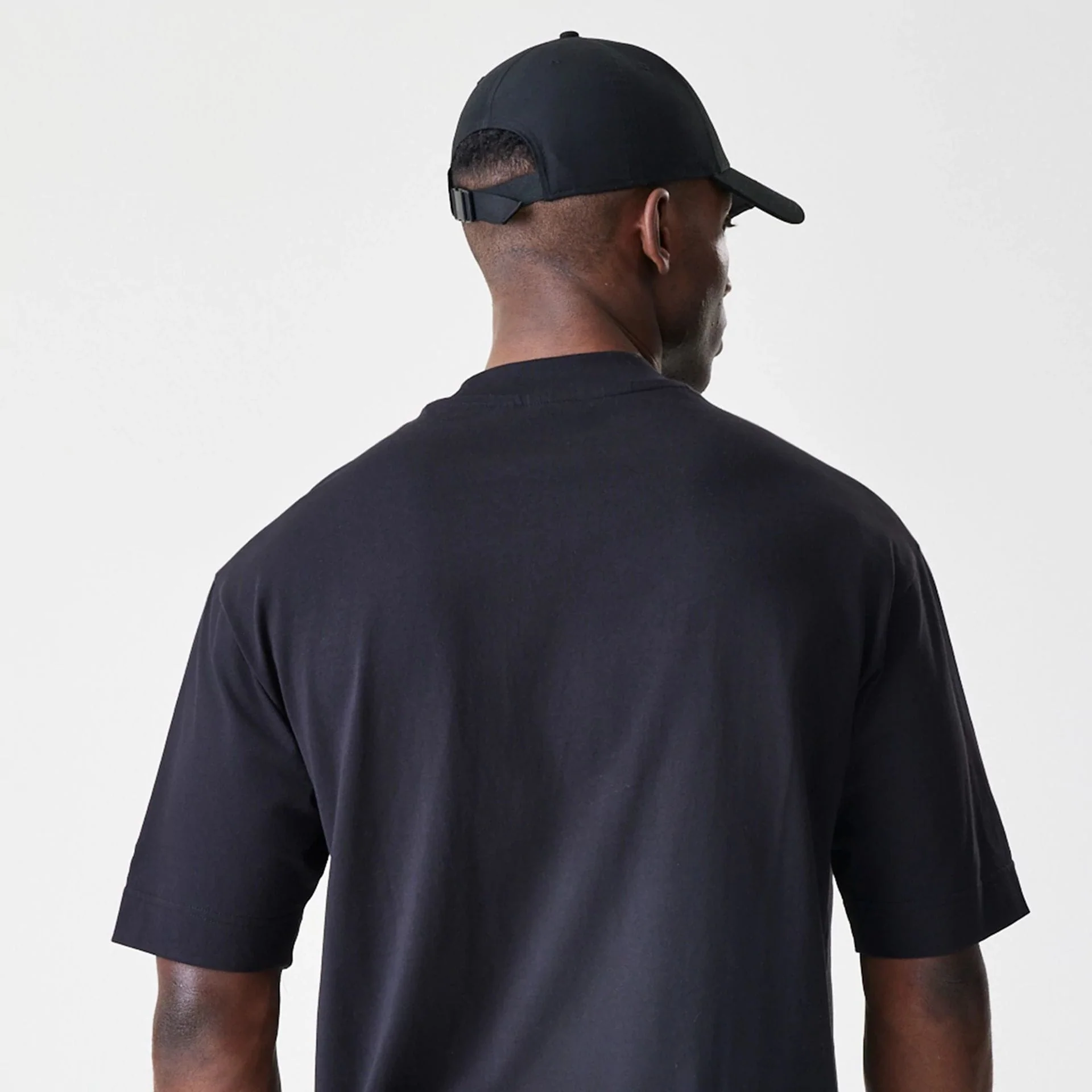 Chicago Bulls NBA Linear Black T-Shirt - Image 7
