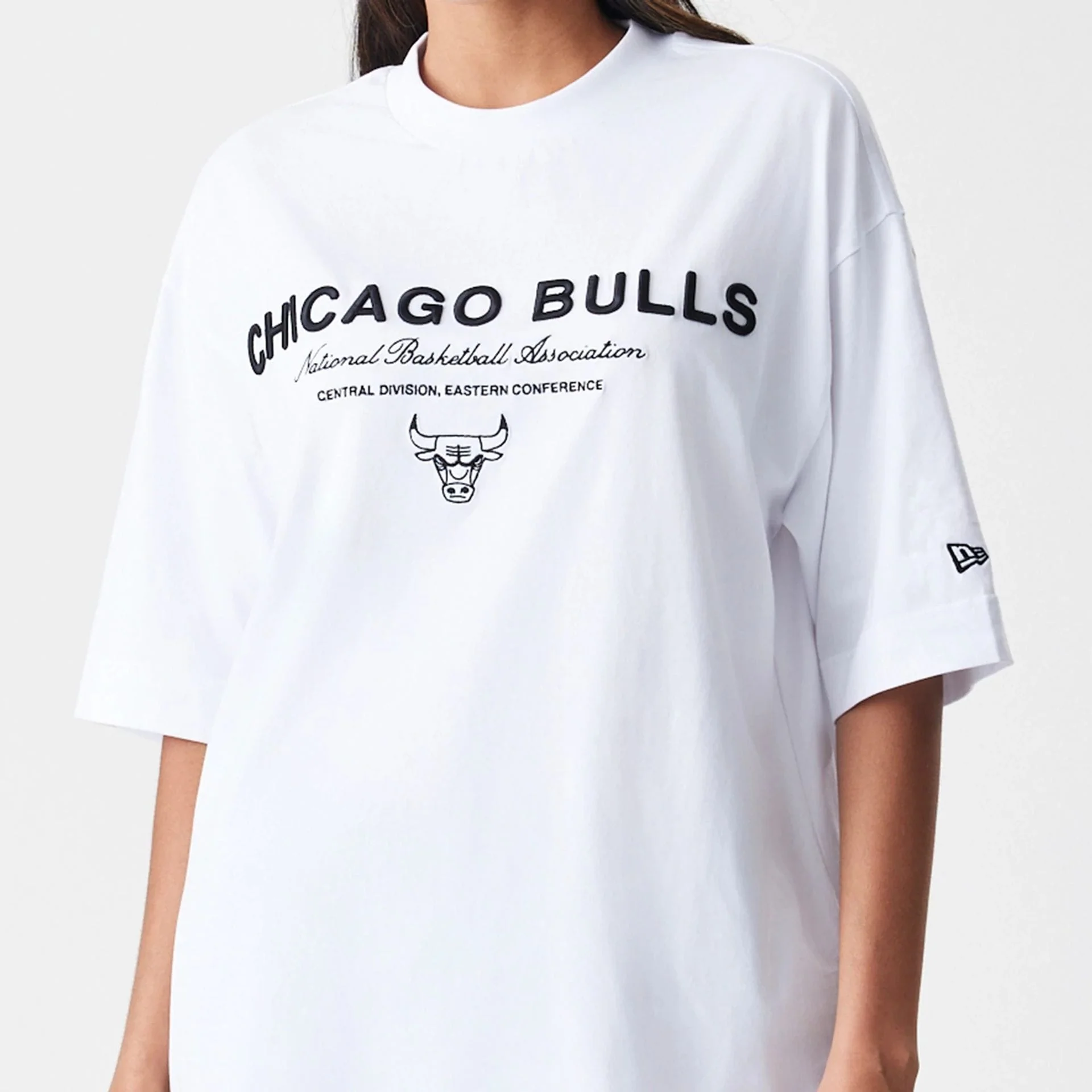 Chicago Bulls NBA Linear White T-Shirt - Image 7