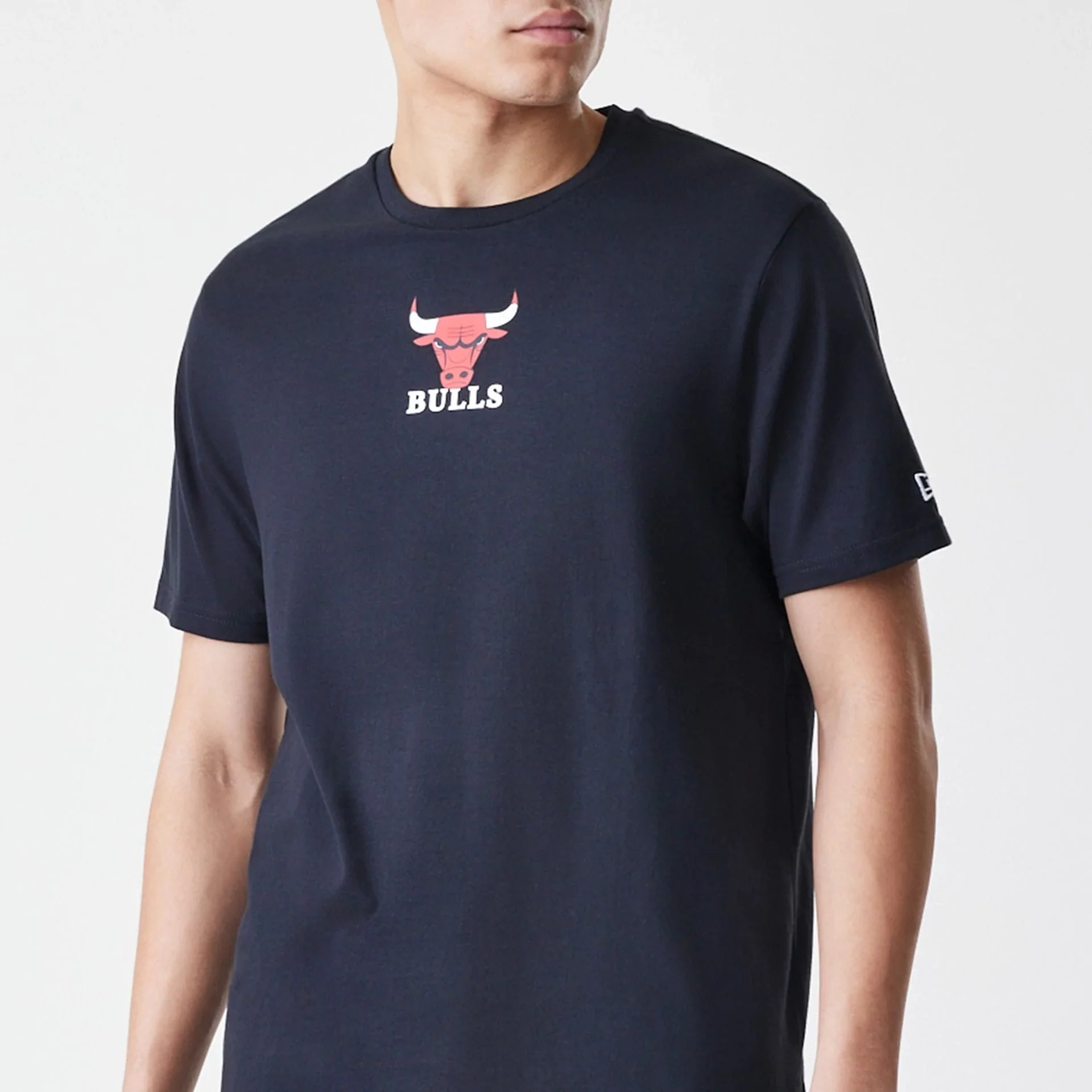 Chicago Bulls NBA Logo Black T-Shirt - Image 3