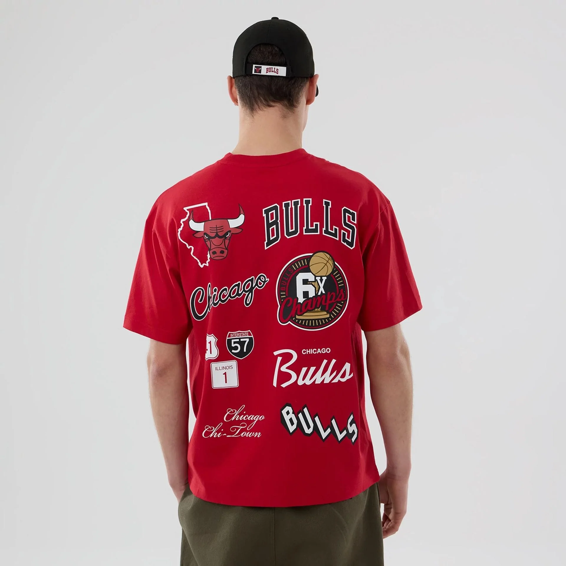 Chicago Bulls NBA logo Red T-Shirt - Image 2