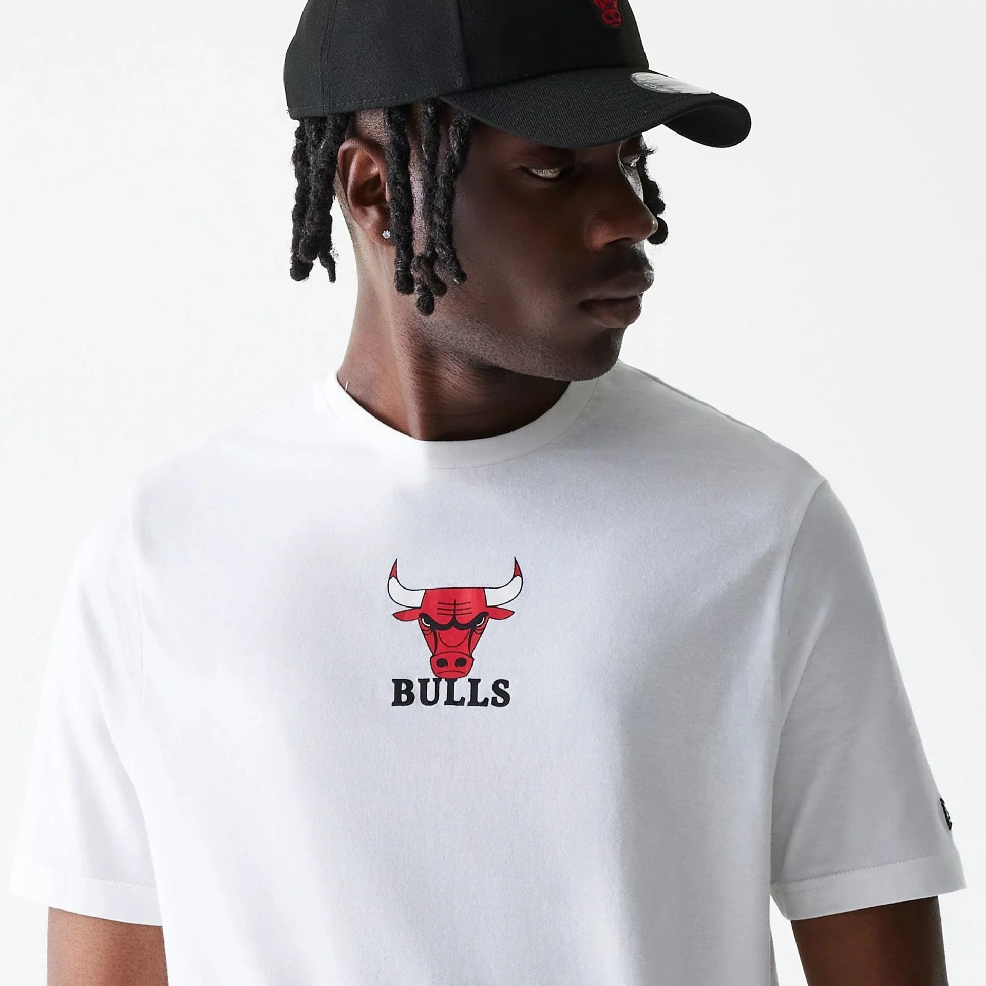 Chicago Bulls NBA Logo White T-Shirt - Image 5