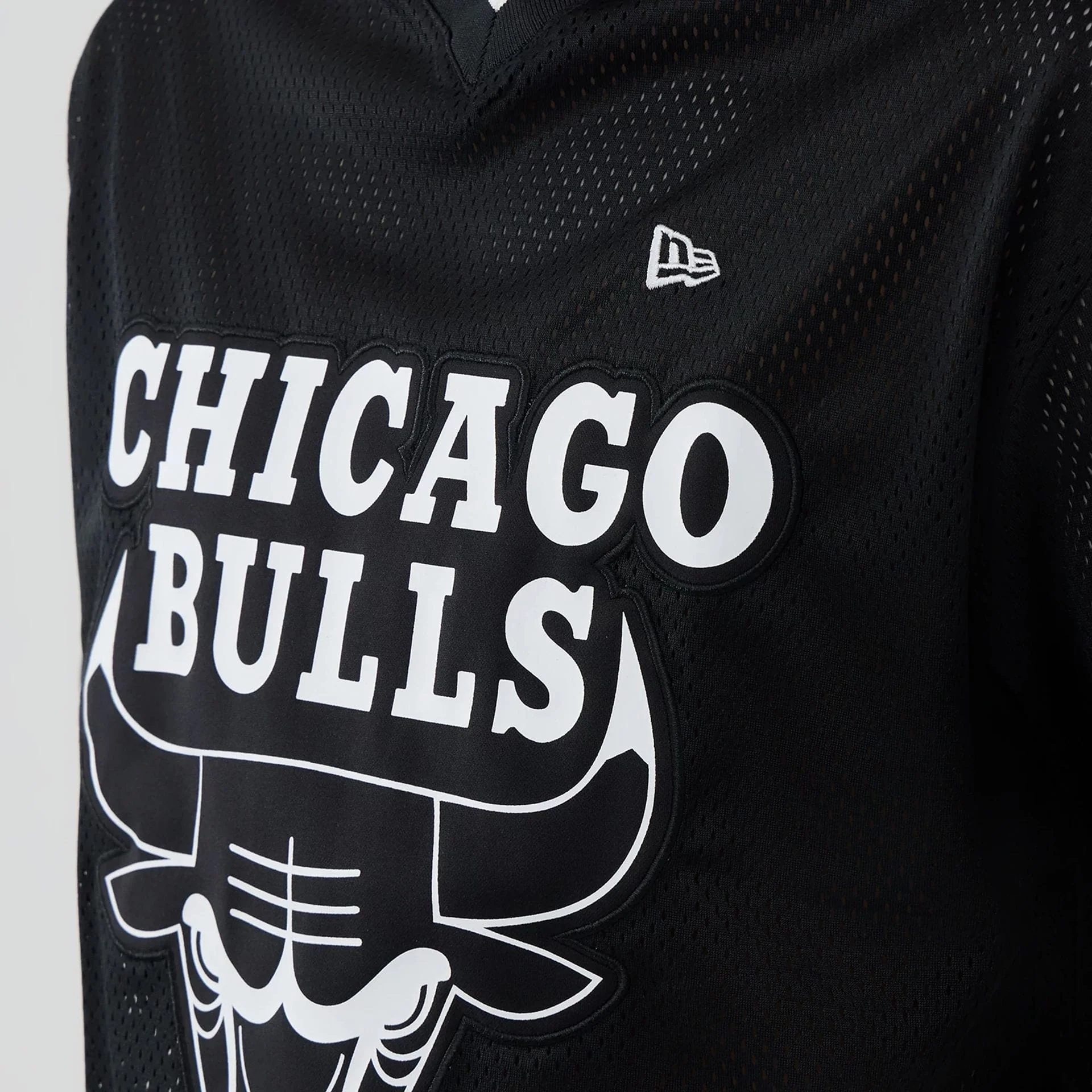 Chicago Bulls NBA Mesh Black Oversized T-Shirt - Image 3