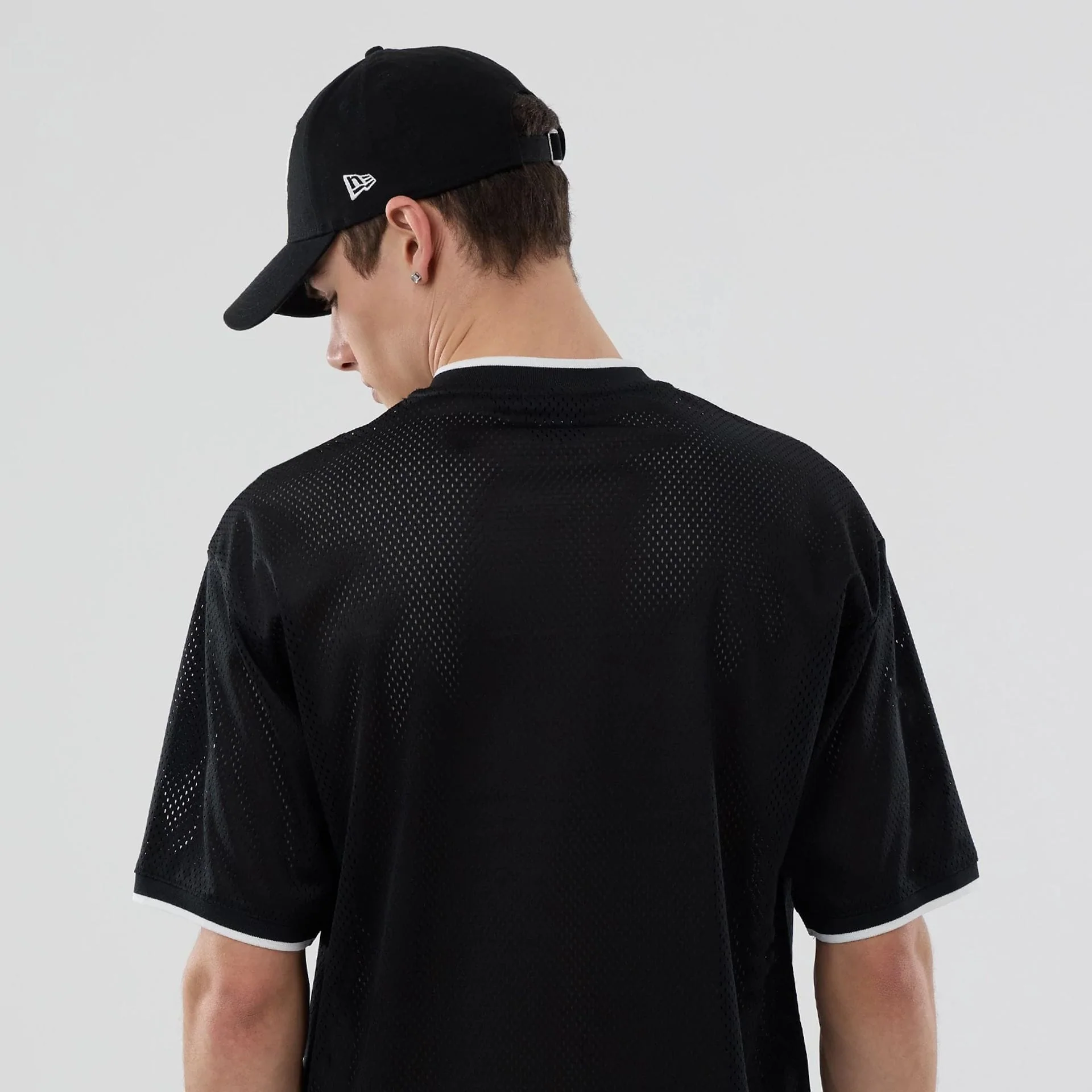 Chicago Bulls NBA Mesh Black Oversized T-Shirt - Image 7