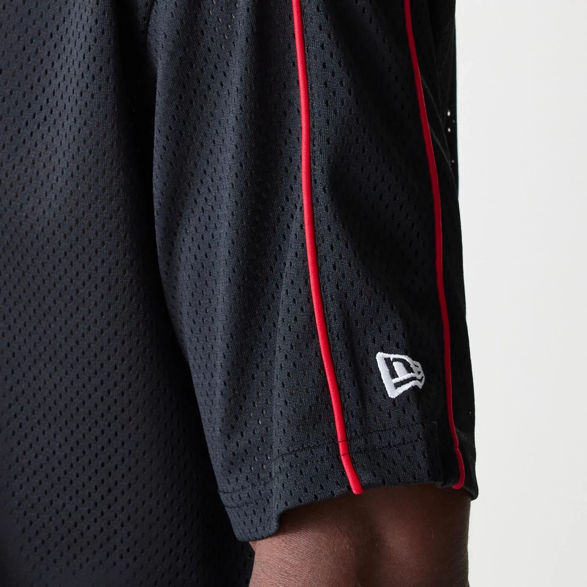 Chicago Bulls NBA Piping Black Oversized Mesh T-Shirt - Image 7