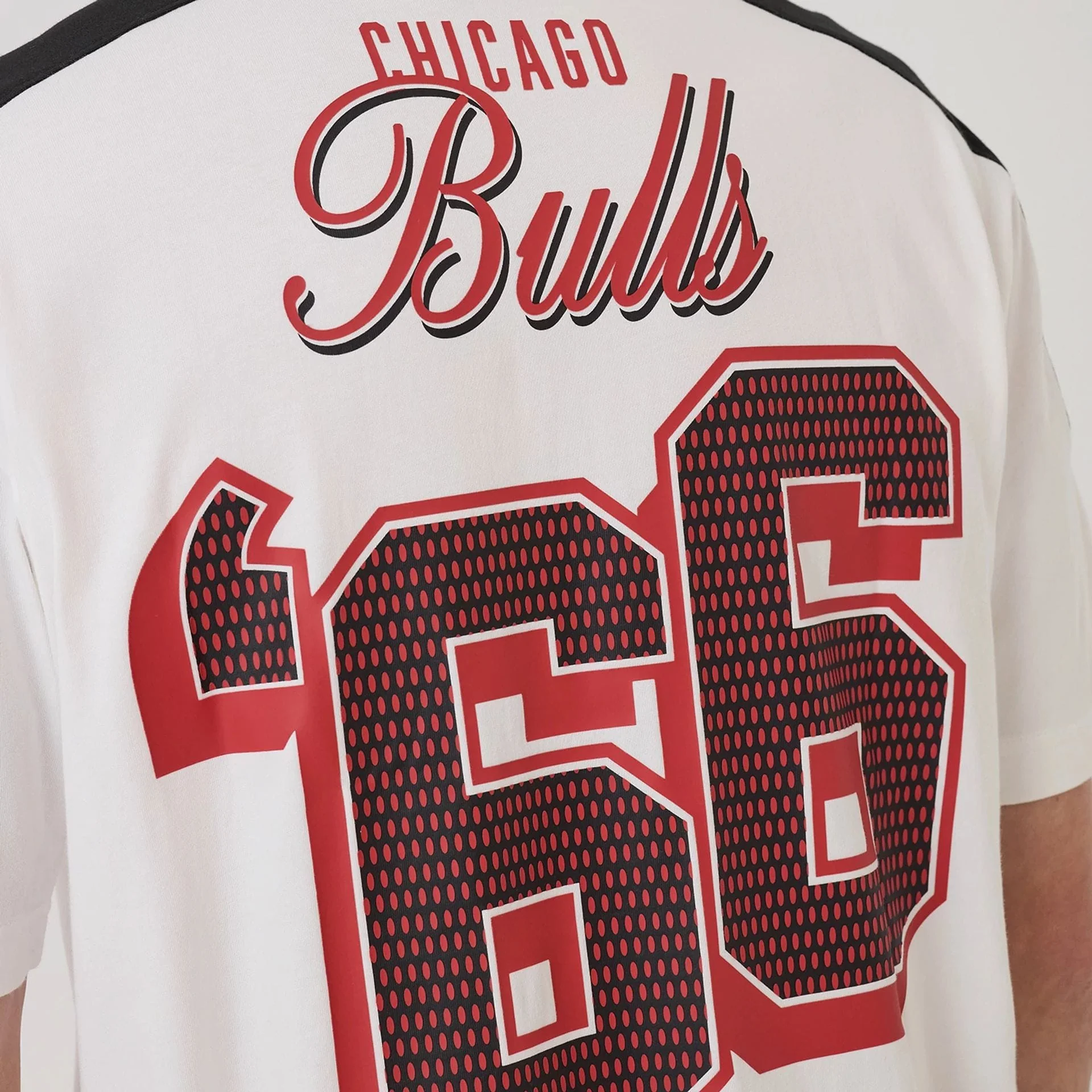 Chicago Bulls NBA Sport Classic White T-Shirt - Image 7