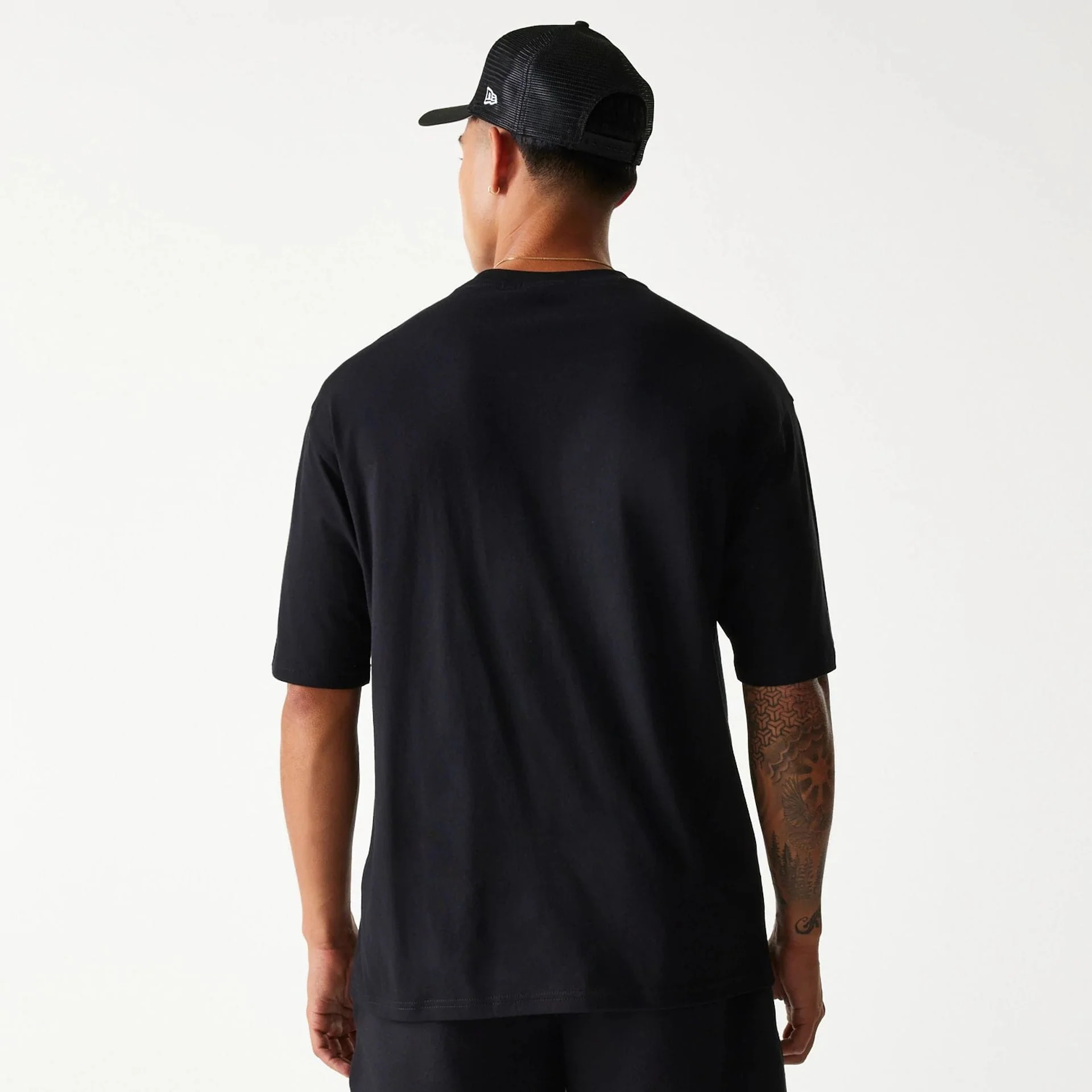 Chicago Bulls NBA Team Graphic Black Oversized T-Shirt - Image 2