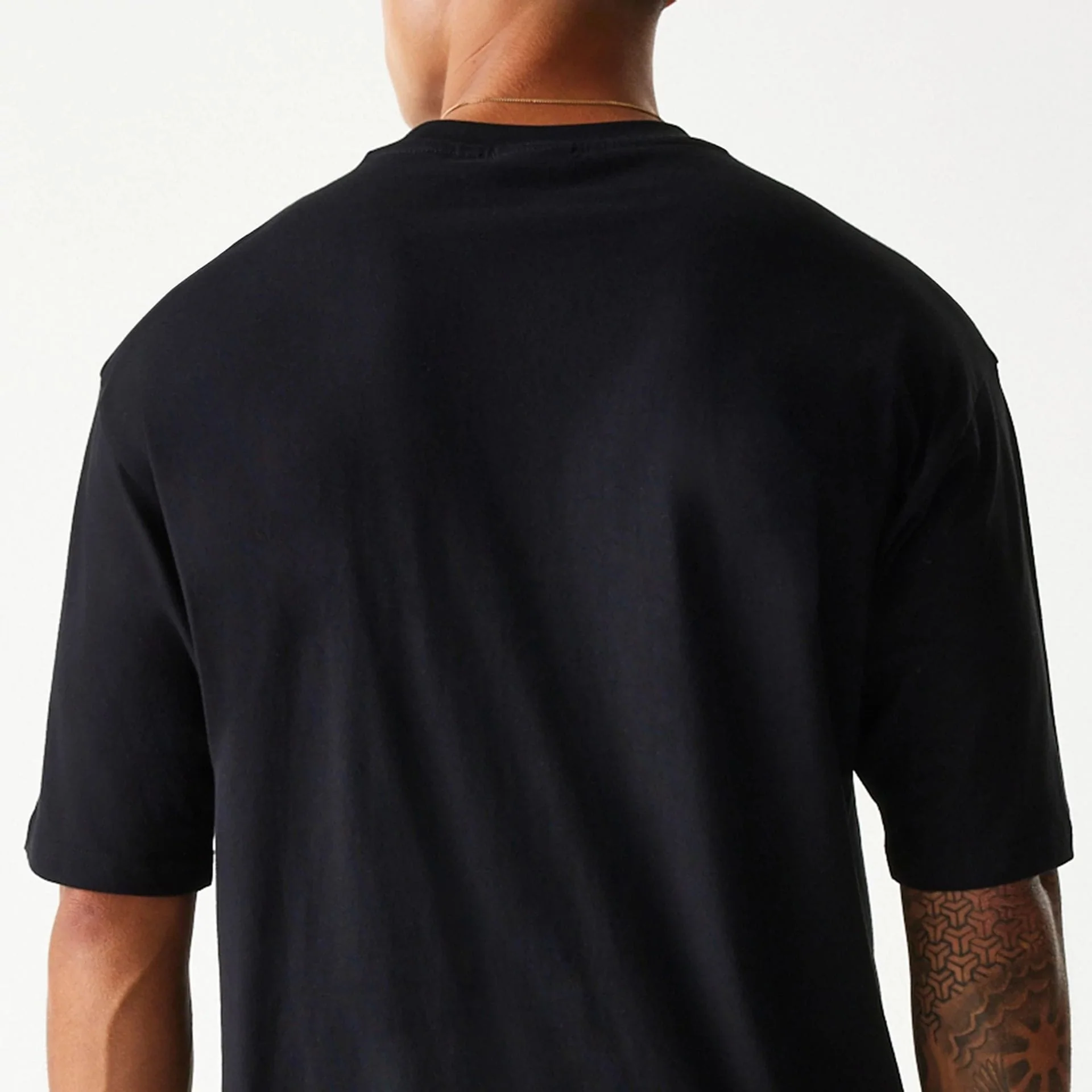 Chicago Bulls NBA Team Graphic Black Oversized T-Shirt - Image 4