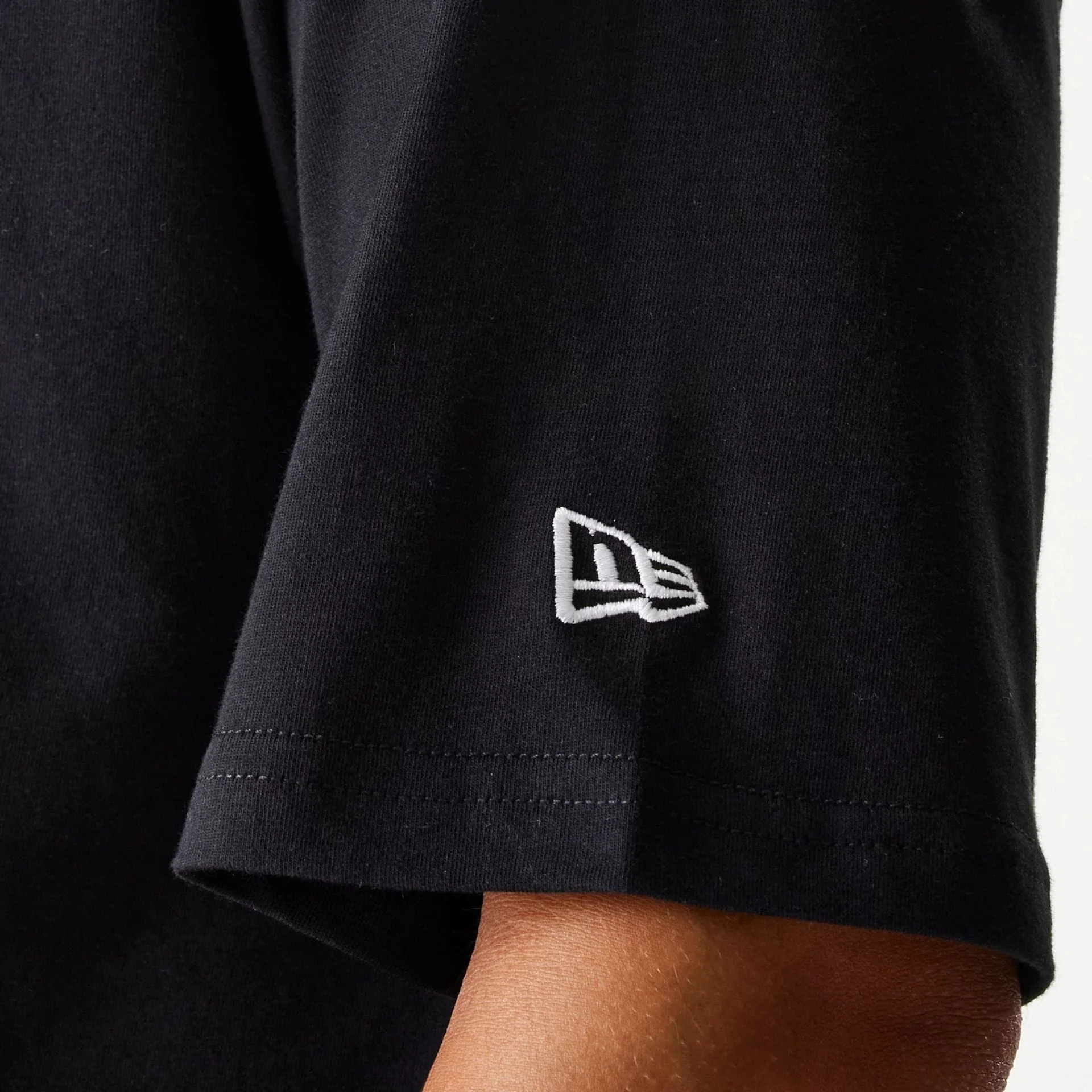 Chicago Bulls NBA Team Graphic Black Oversized T-Shirt - Image 7