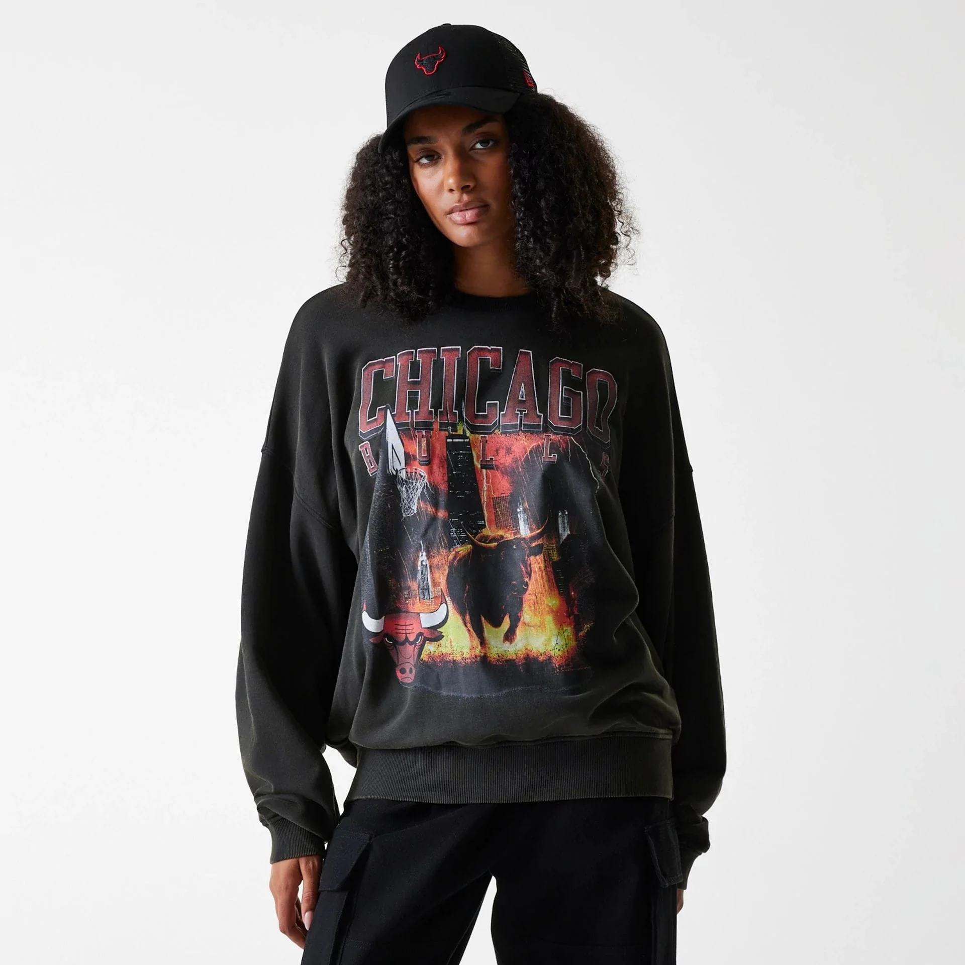 Chicago Bulls NBA Washed Graphic Grey Oversized Crew Neck Sweater - Image 4