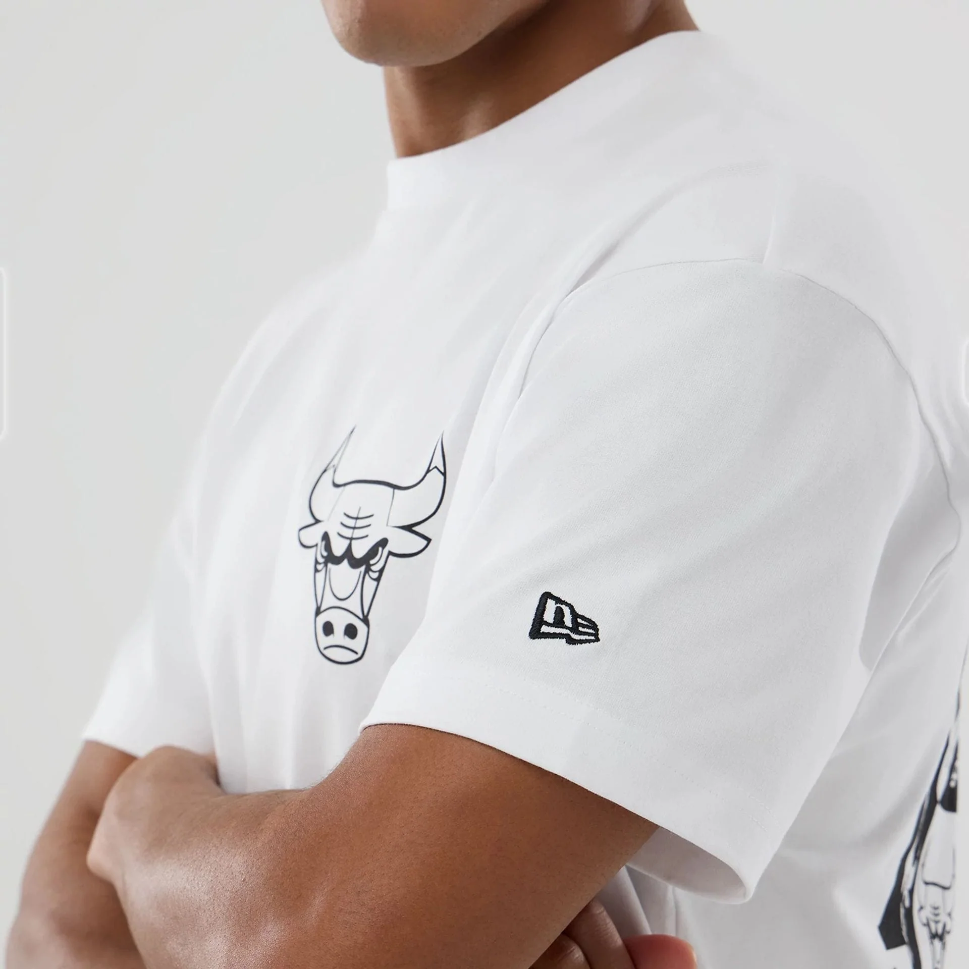 Chicago Bulls NBA World White T-Shirt - Image 5