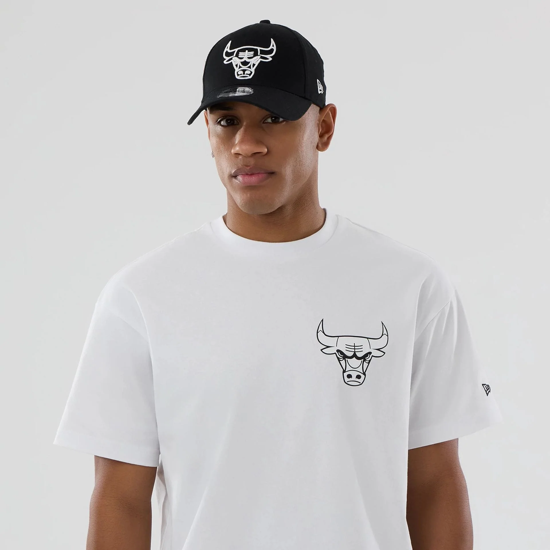 Chicago Bulls NBA World White T-Shirt - Image 6