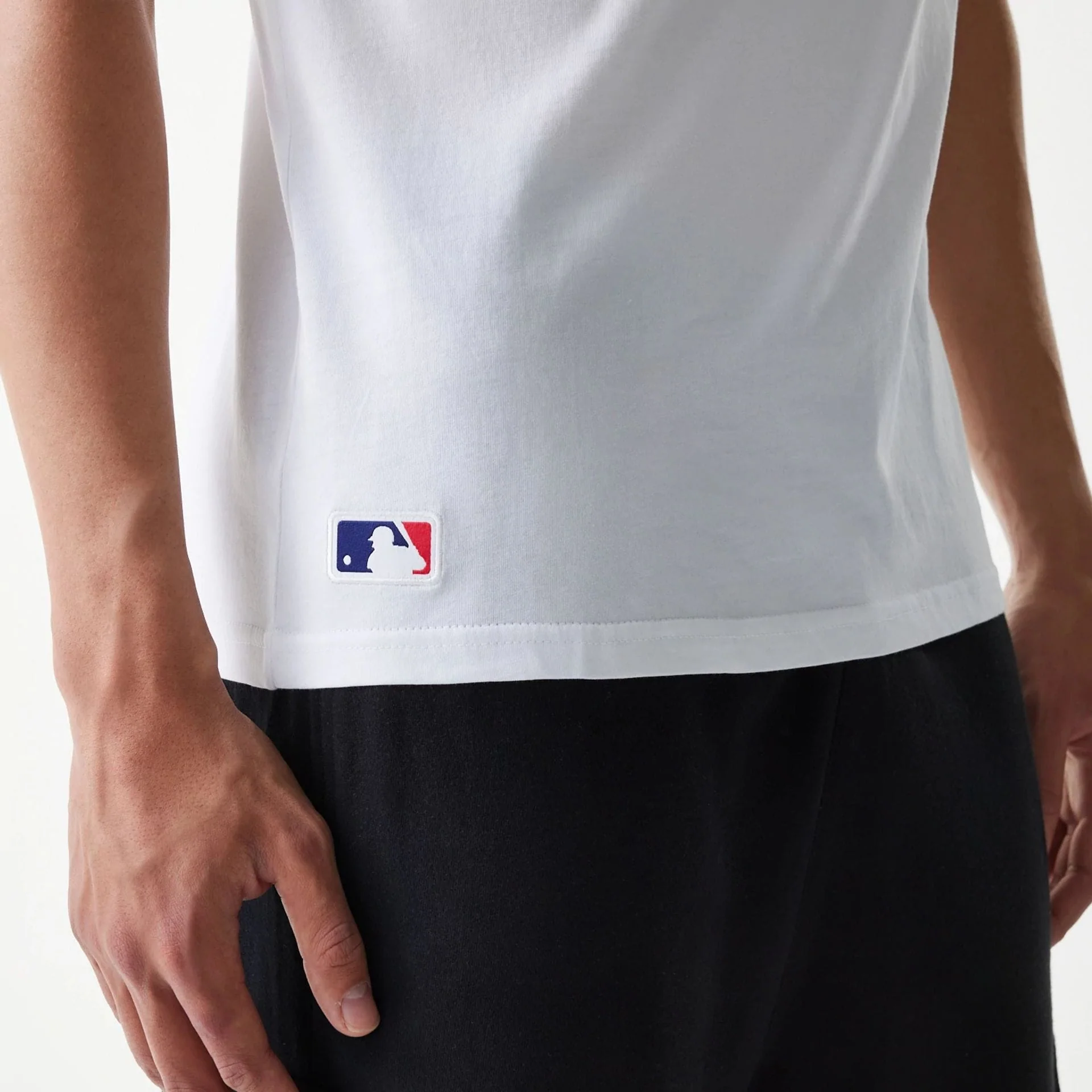 Chicago Cubs MLB Regular White T-Shirt - Image 4