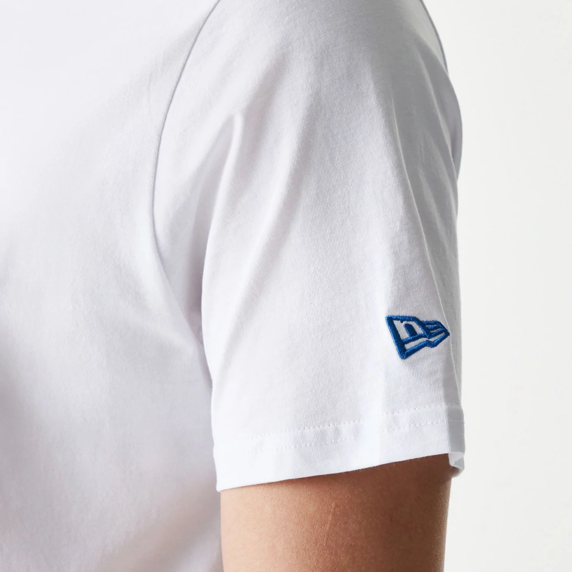 Chicago Cubs MLB Regular White T-Shirt - Image 5