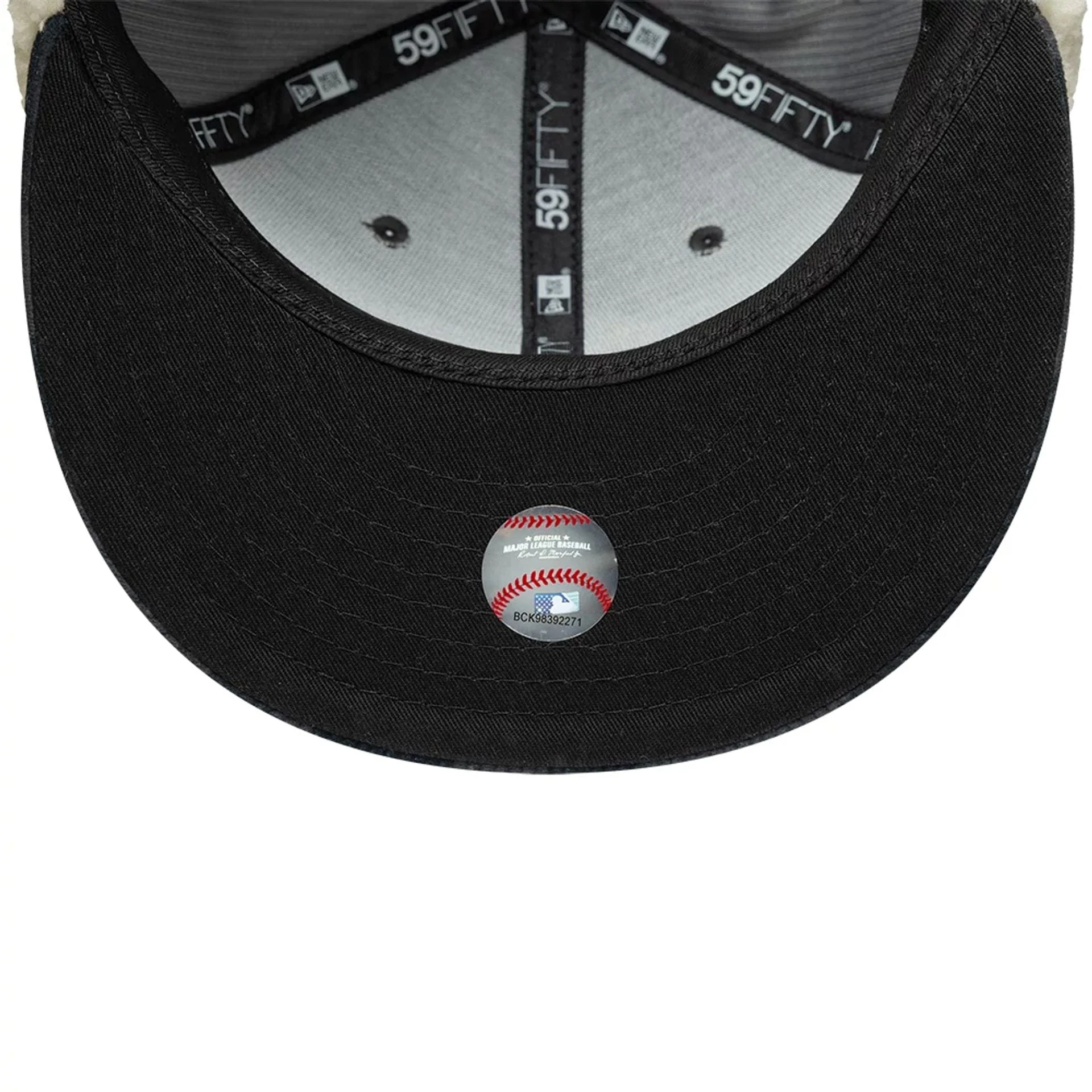Chicago White Sox MLB Cord Black Downflap 59FIFTY Fitted Cap - Image 11