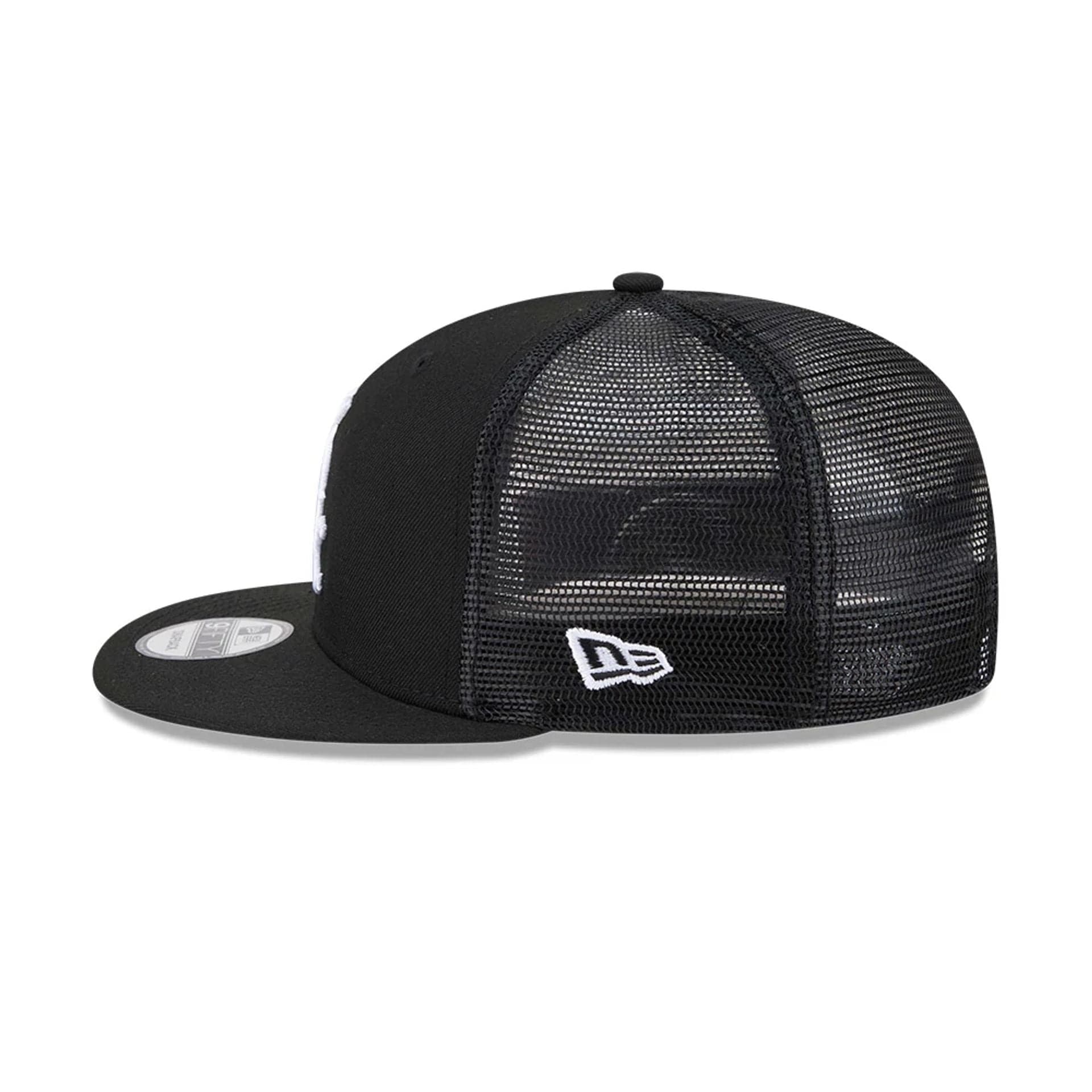 Chicago White Sox MLB Evergreen Black 9FIFTY Trucker Adjustable Cap - Image 6