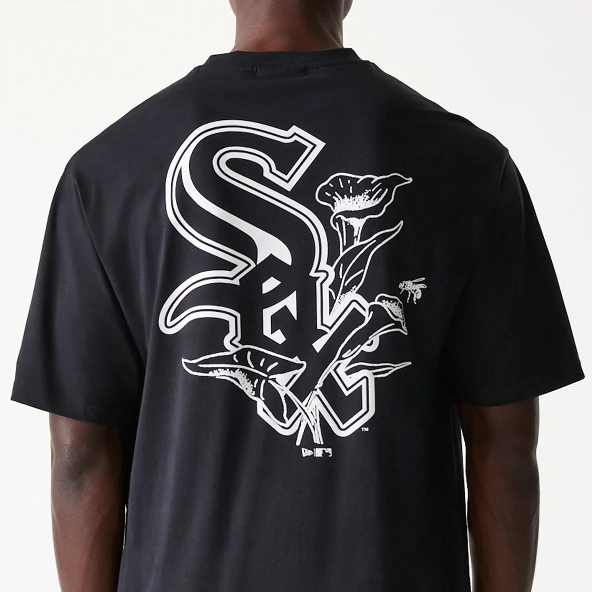 Chicago White Sox MLB Floral Graphic Black Oversized T-Shirt - Image 4