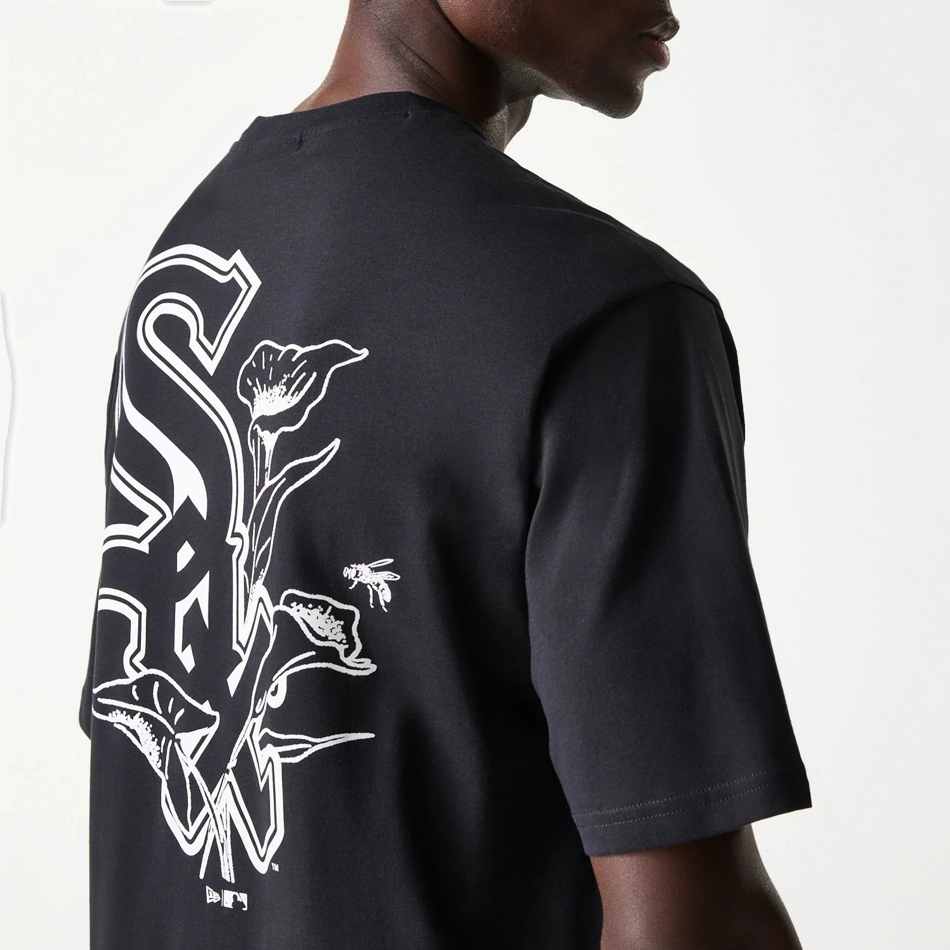 Chicago White Sox MLB Floral Graphic Black Oversized T-Shirt - Image 6