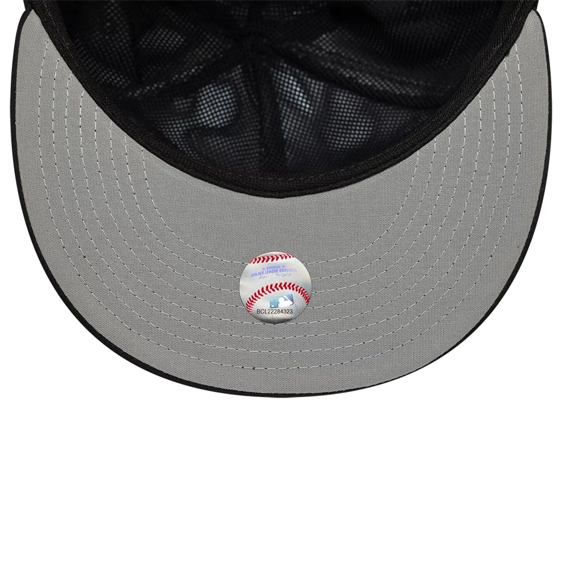 Chicago White Sox MLB Gore-Tex Black 59FIFTY Fitted Cap - Image 2
