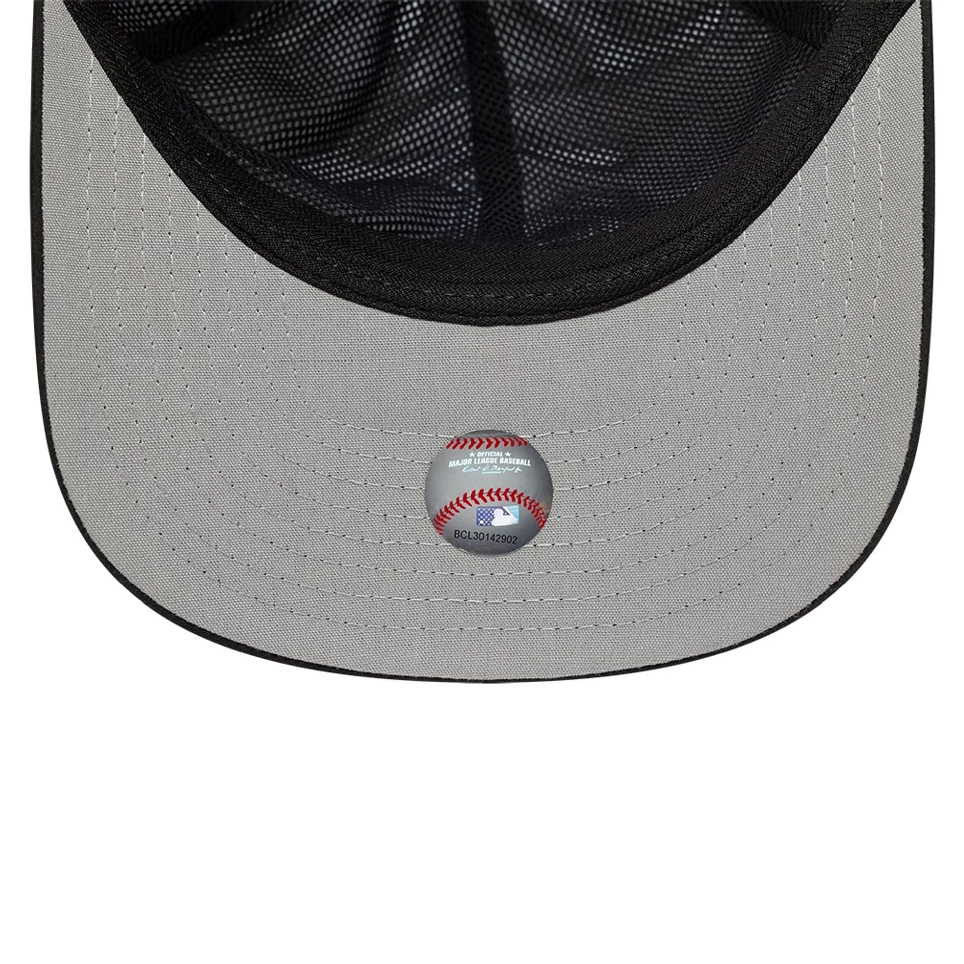 Chicago White Sox MLB Gore-Tex Black 9SEVENTY Stretch Snap Adjustable Cap - Image 2