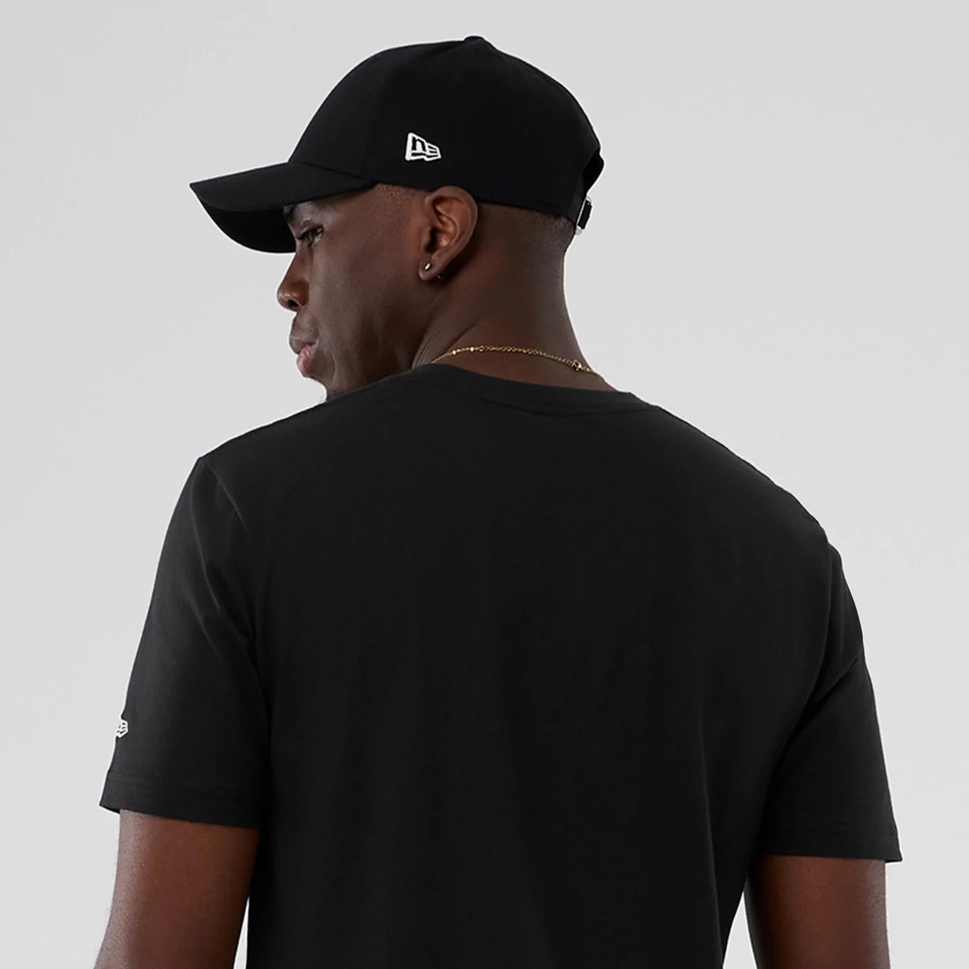Detroit Pistons NBA Hardwood Classic Black T-Shirt - Image 6