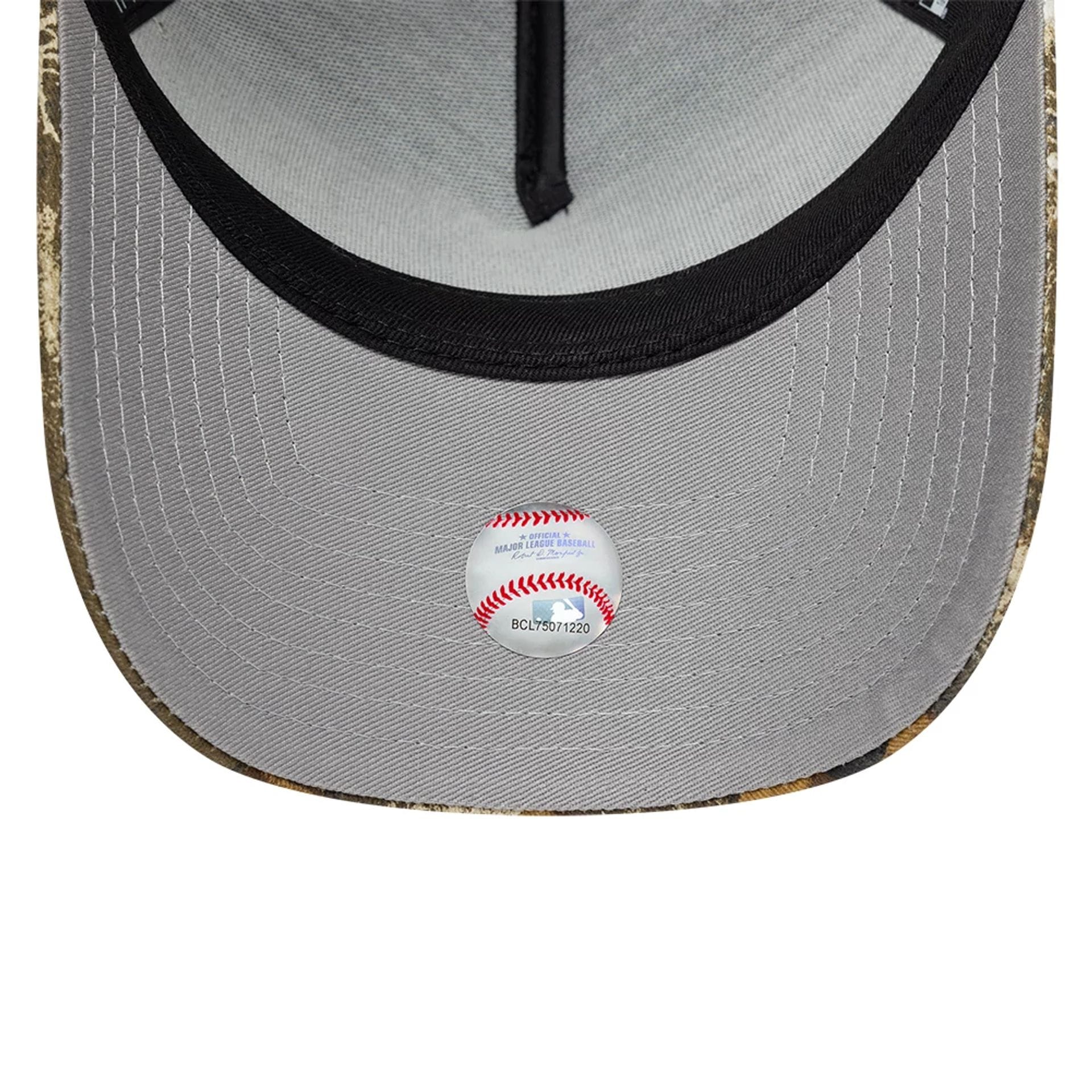 Detroit Tigers MLB Realtree Camo Navy 9FORTY A-Frame Trucker Adjustable Cap - Image 2