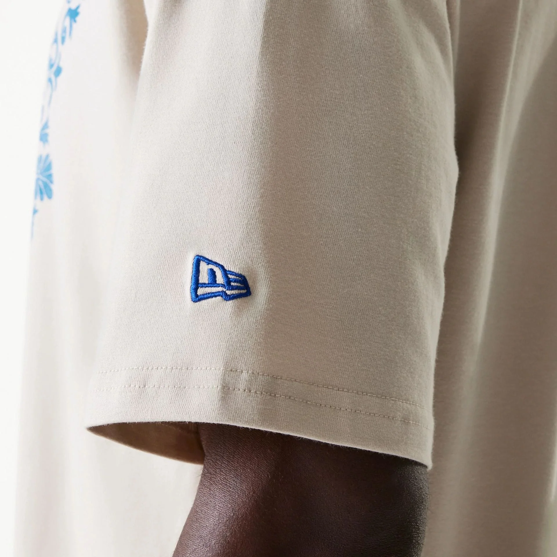 LA Dodgers MLB Floral Graphic Cream Oversized T-Shirt - Image 5