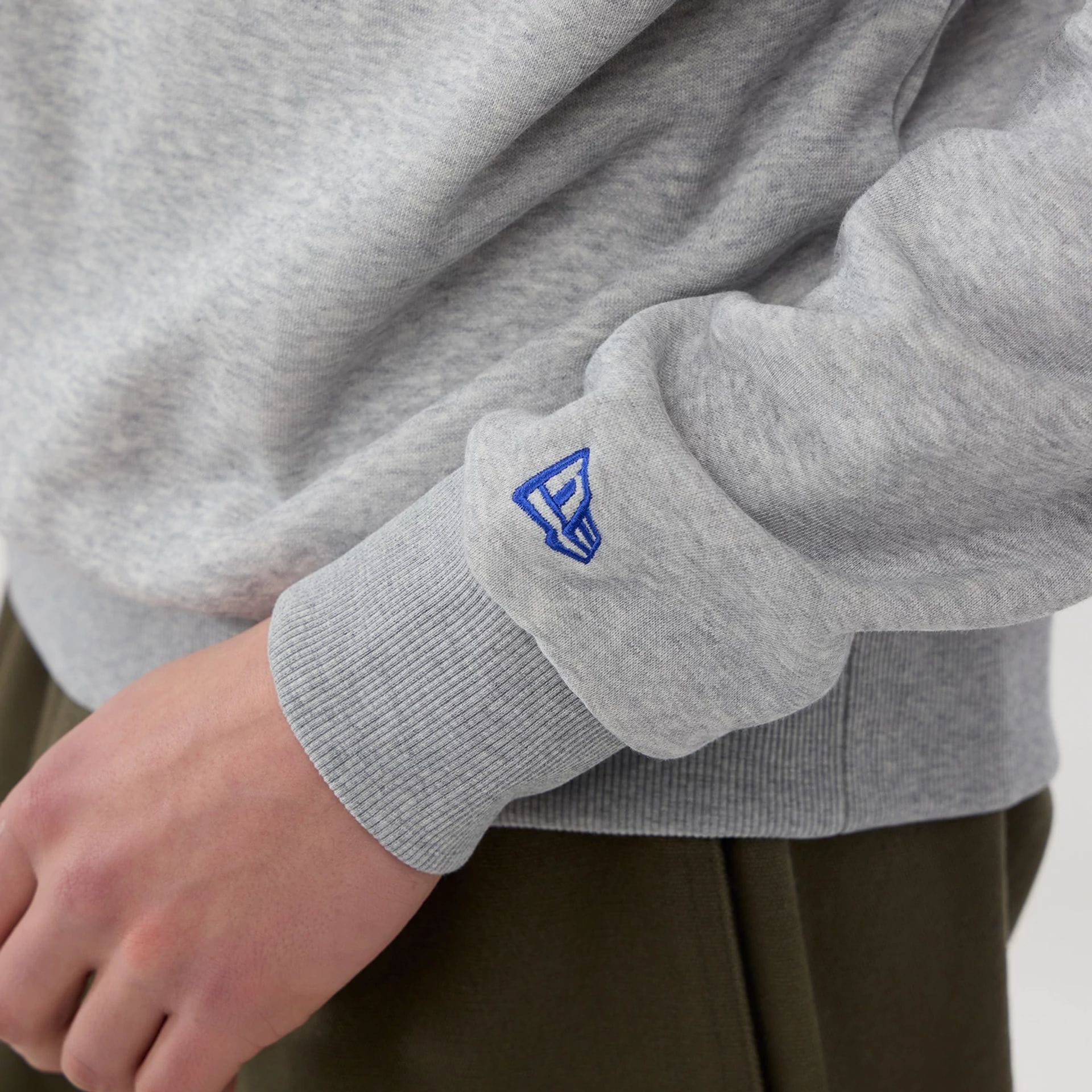 LA Dodgers MLB Grey Crew Neck Sweater - Image 5