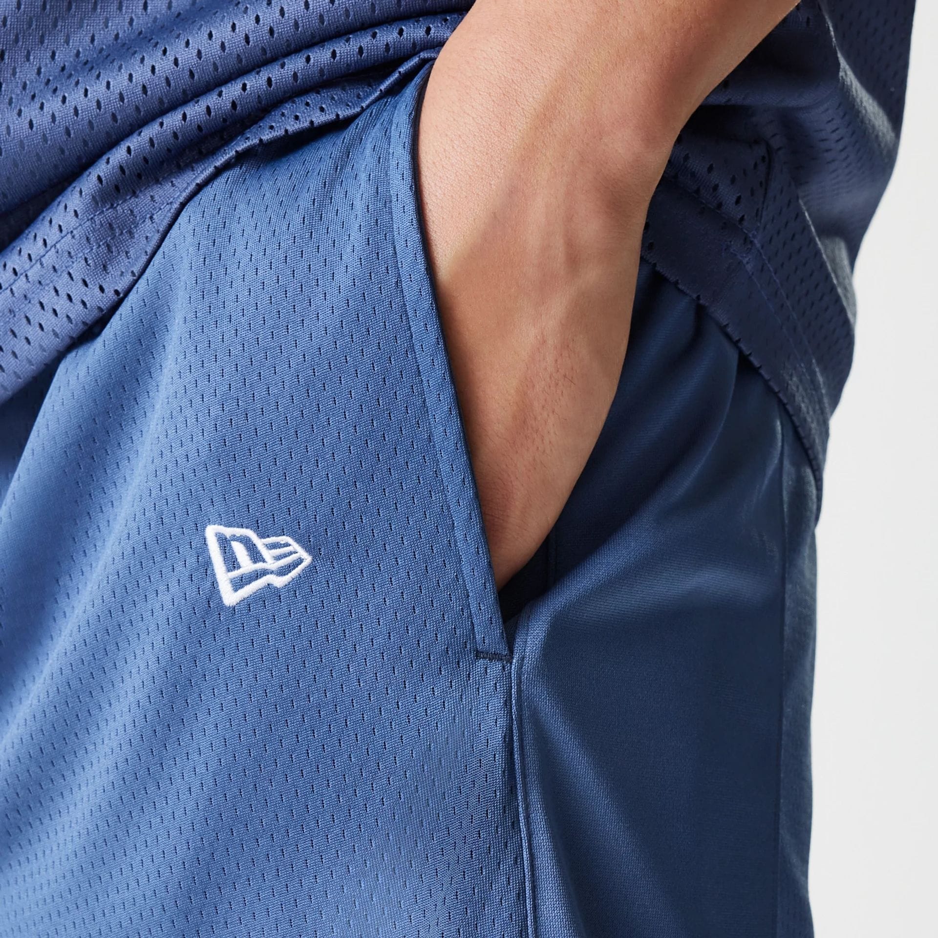 LA Lakers NBA Arch Graphic Dark Blue Mesh Shorts - Image 4