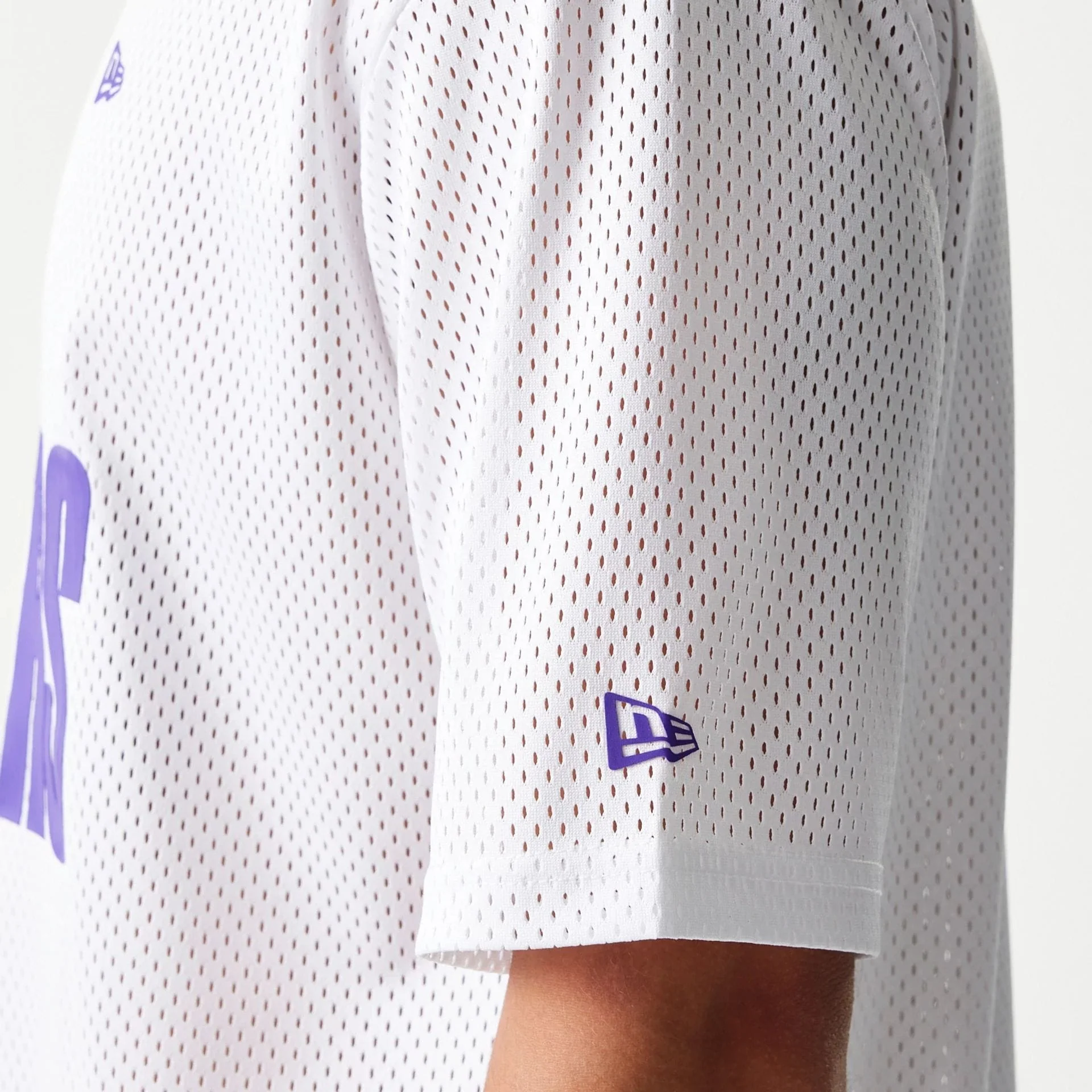 LA Lakers NBA Graphic Mesh White T-Shirt - Image 5