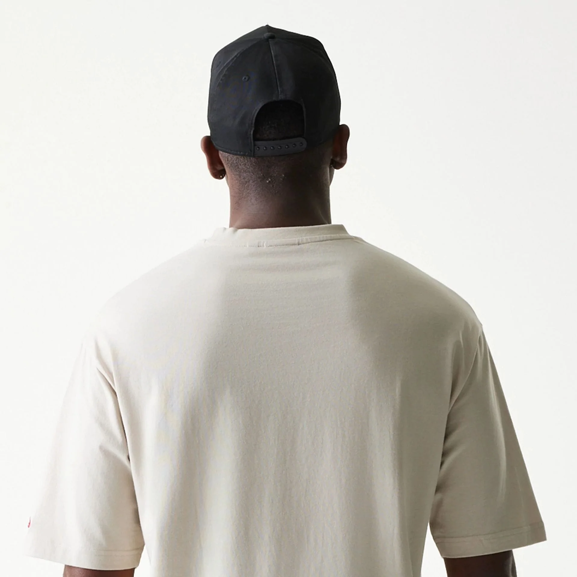 LA Lakers NBA League Essential Cream Oversized T-Shirt - Image 7