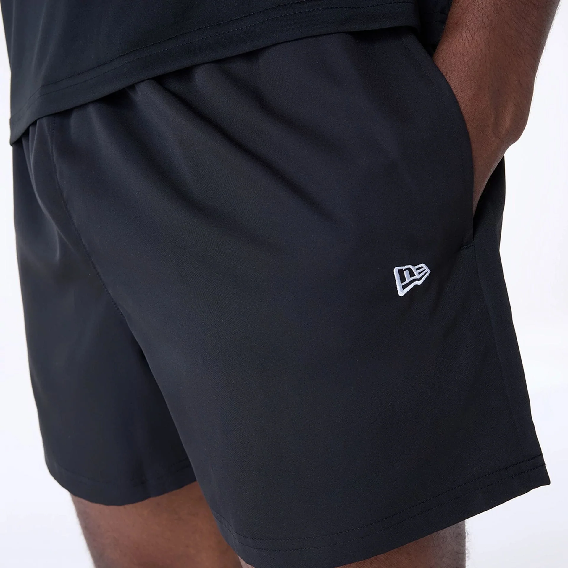 Las Vegas Raiders NFL Essentials Black Shorts - Image 6
