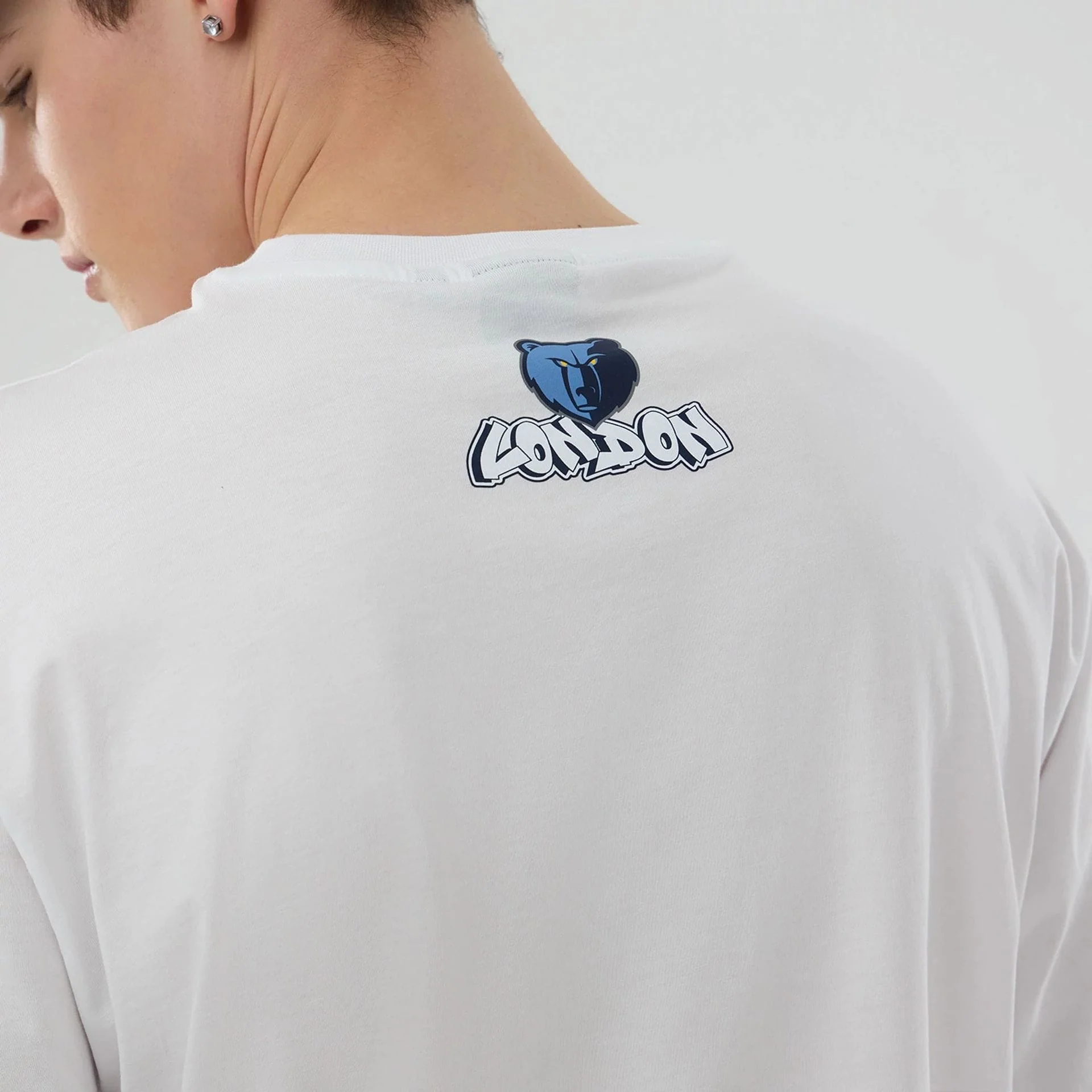 Memphis Grizzlies NBA London Game 2026 White Oversized T-Shirt - Image 5