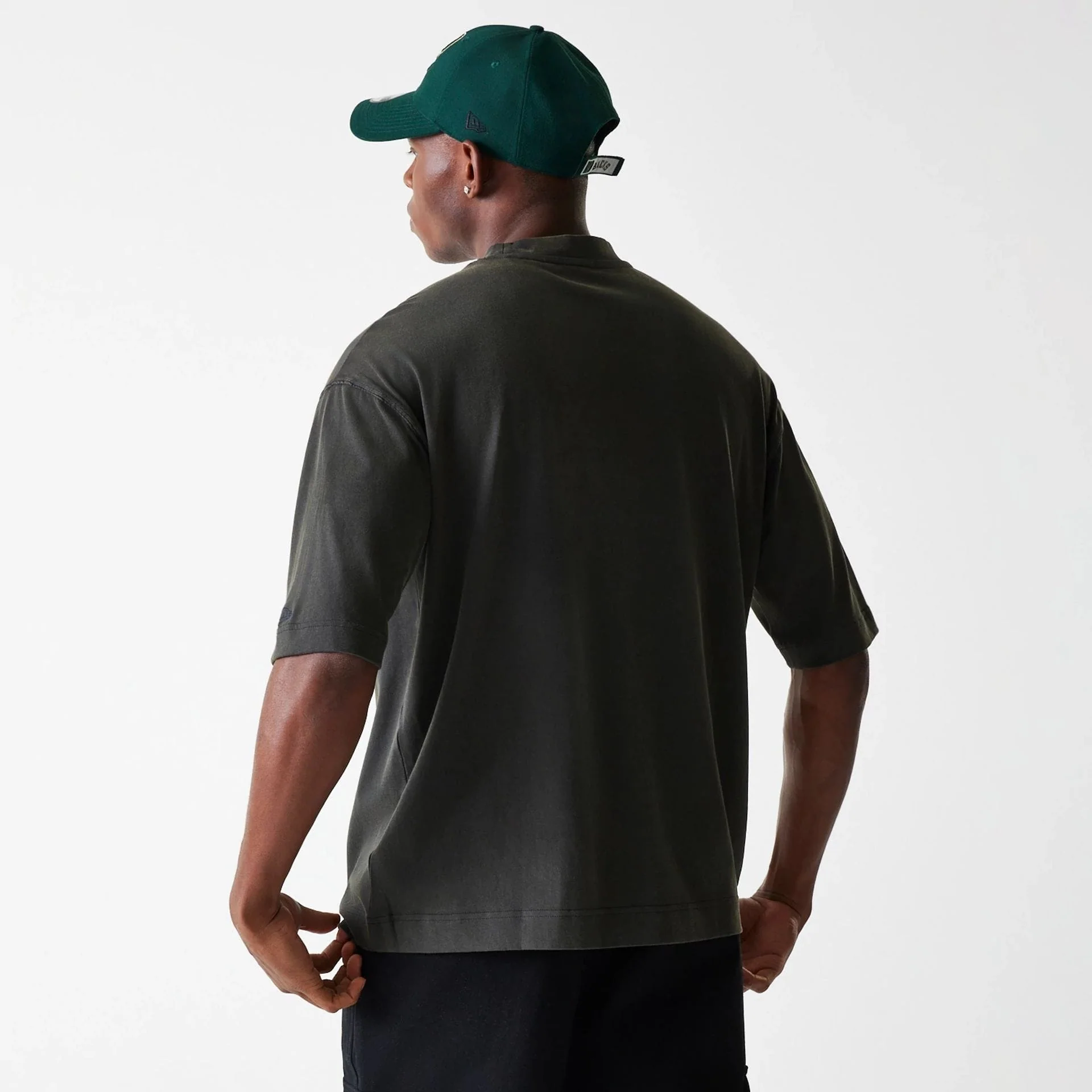 Milwaukee Bucks NBA Washed Graphic Grey T-Shirt - Image 2